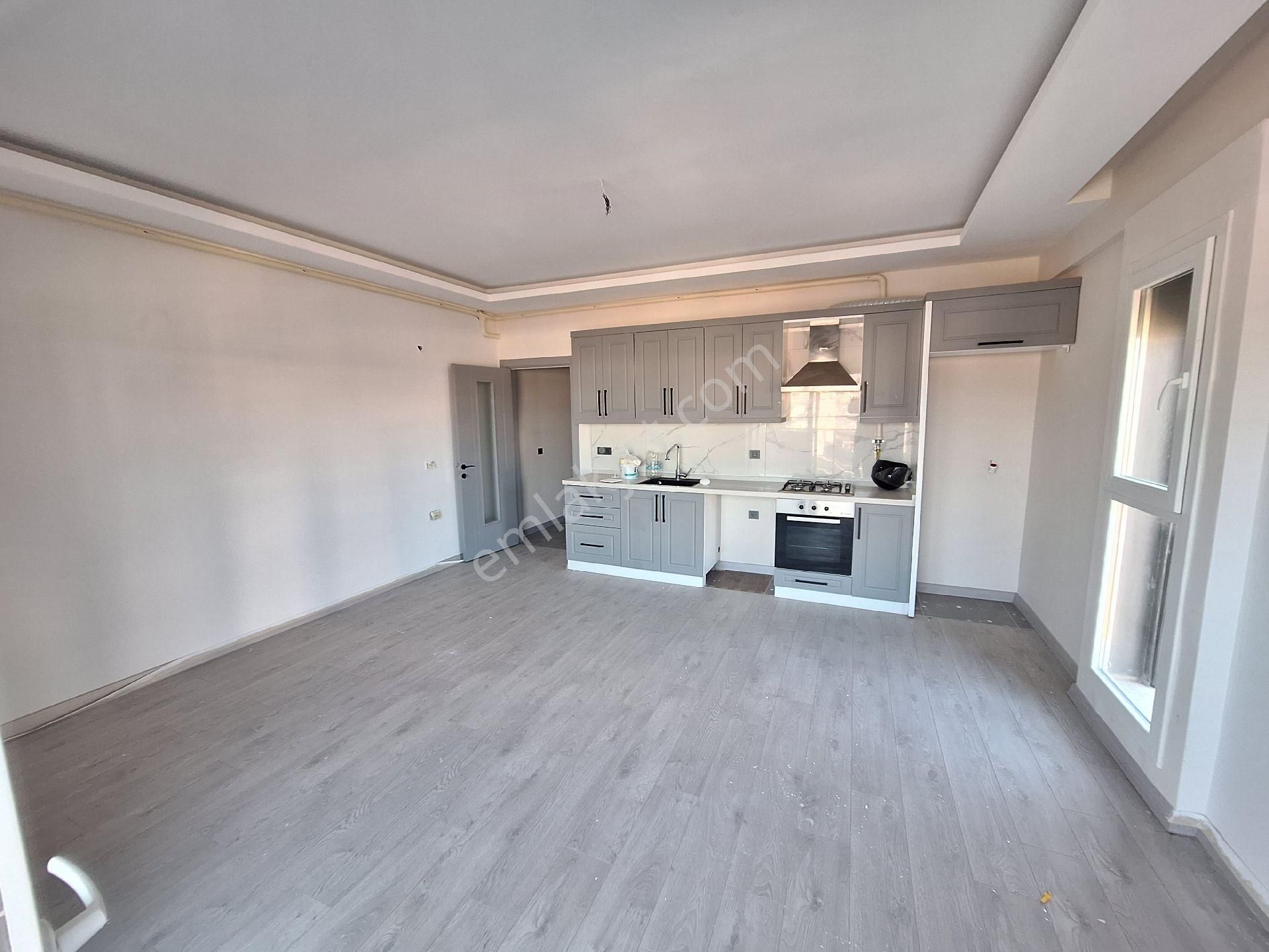 Doğalgazlı,kuşadasında Yeni Binada,sahile 150m 1+1 Eşyasız Kiralık Daire - Görsel 4