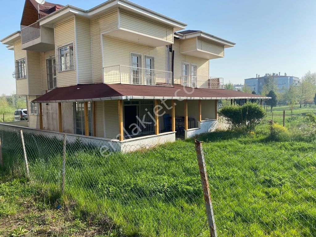 Kartepe Arslanbey Satılık Villa KARTEPE'DE SATILIK VİLLA DAĞ MANZARALI