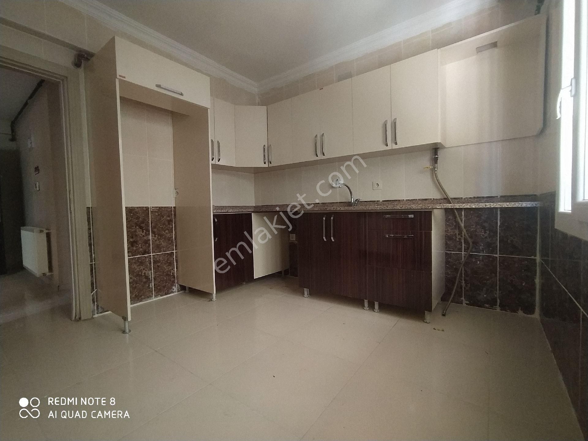 Eryavuz Dan 4+1 Odalı+balkonlu+bahçeli+doğalgazlı+asansörlü+parkeli+giriş Kat+merkezi Yer+uygun... - Görsel 7