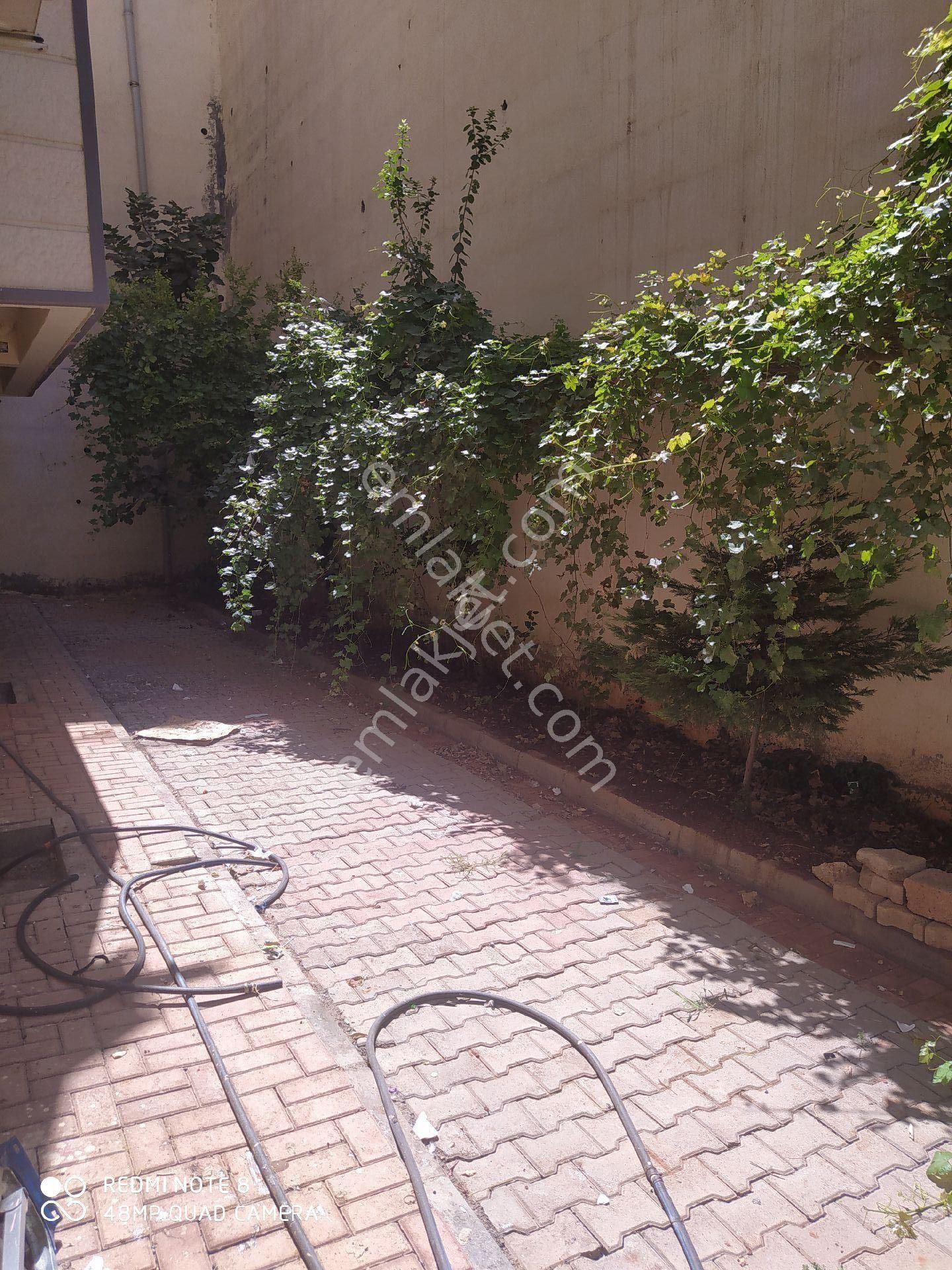 Eryavuz Dan 4+1 Odalı+balkonlu+bahçeli+doğalgazlı+asansörlü+parkeli+giriş Kat+merkezi Yer+uygun... - Görsel 12