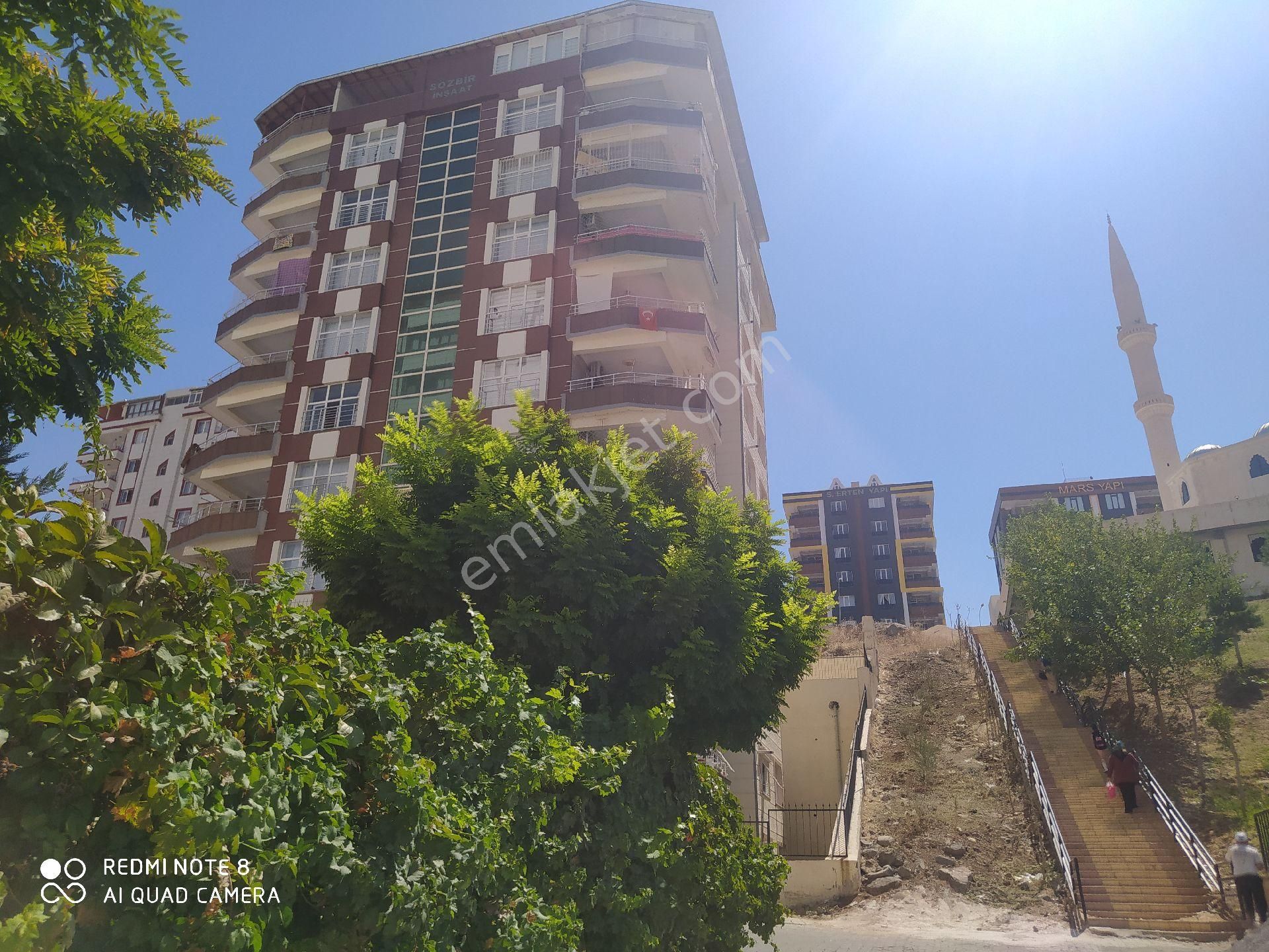 Eryavuz Dan 4+1 Odalı+balkonlu+bahçeli+doğalgazlı+asansörlü+parkeli+giriş Kat+merkezi Yer+uygun... - Görsel 4