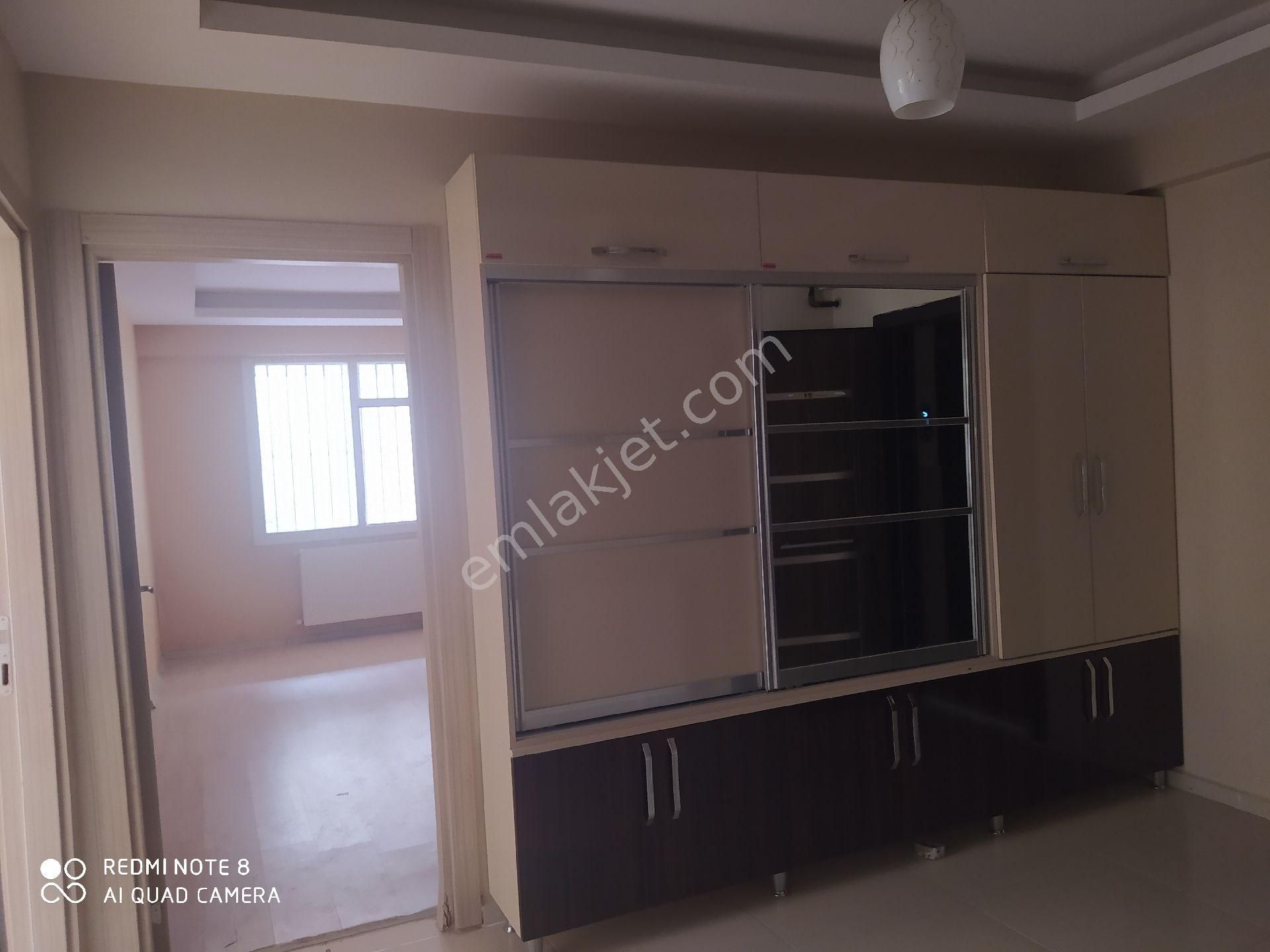 Eryavuz Dan 4+1 Odalı+balkonlu+bahçeli+doğalgazlı+asansörlü+parkeli+giriş Kat+merkezi Yer+uygun... - Görsel 15