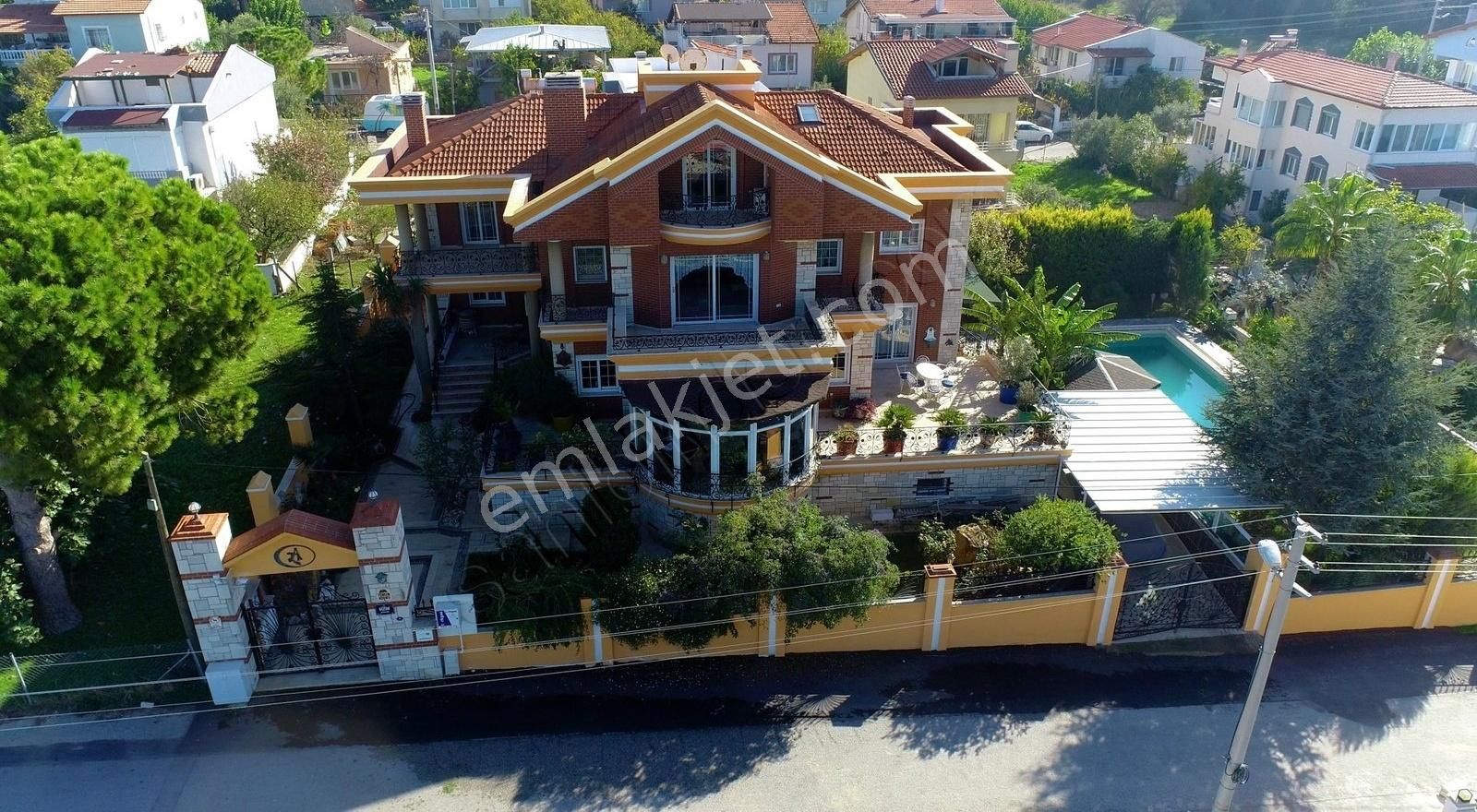 Emlakçıdan İzmir Urla Yenikent Mahallesi 7+2 Satılık Villa 19.750.000 ...