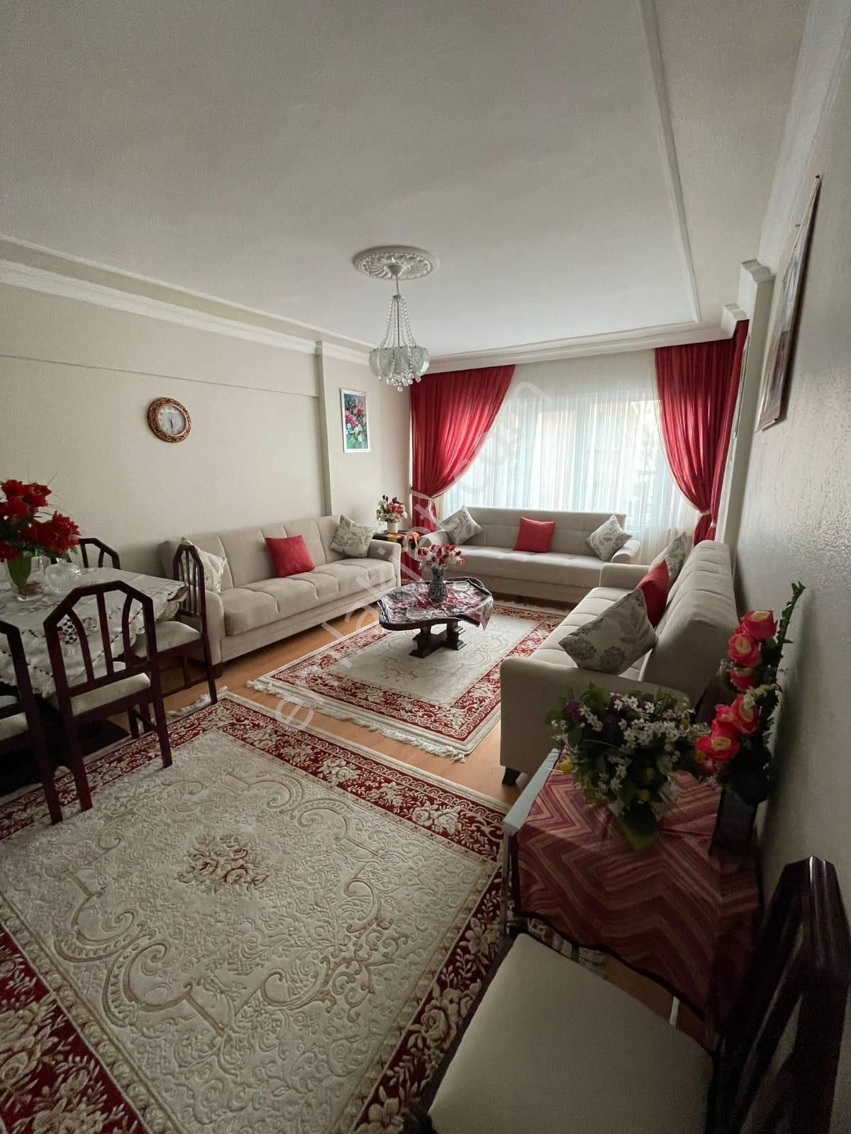 Bağcılar Merkez Satılık Daire  İSTANBUL  BAĞCILARDA SATILIK EŞYALI  3+1 DAİRE