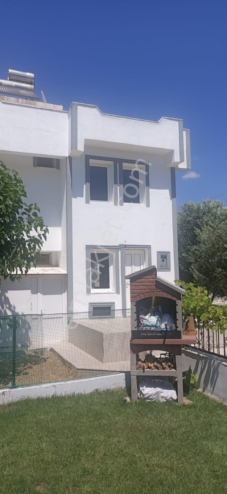 Dikili Salihler Satılık Villa  DİKİLİ SATILIK YAZLIK VİLLA