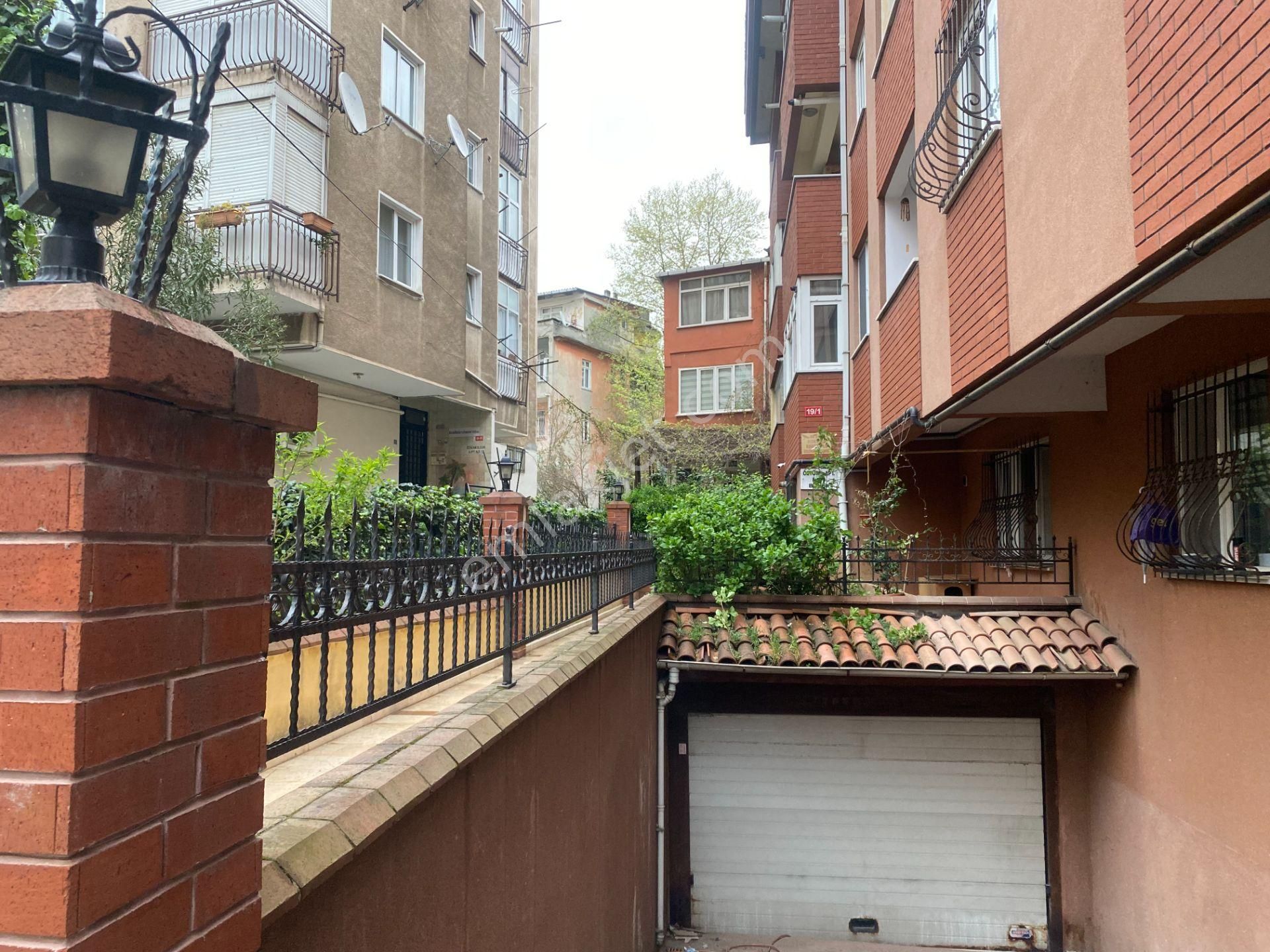 Emlakçıdan İstanbul Kadıköy Eğitim Mahallesi 2+1 Oda Satılık Daire ...