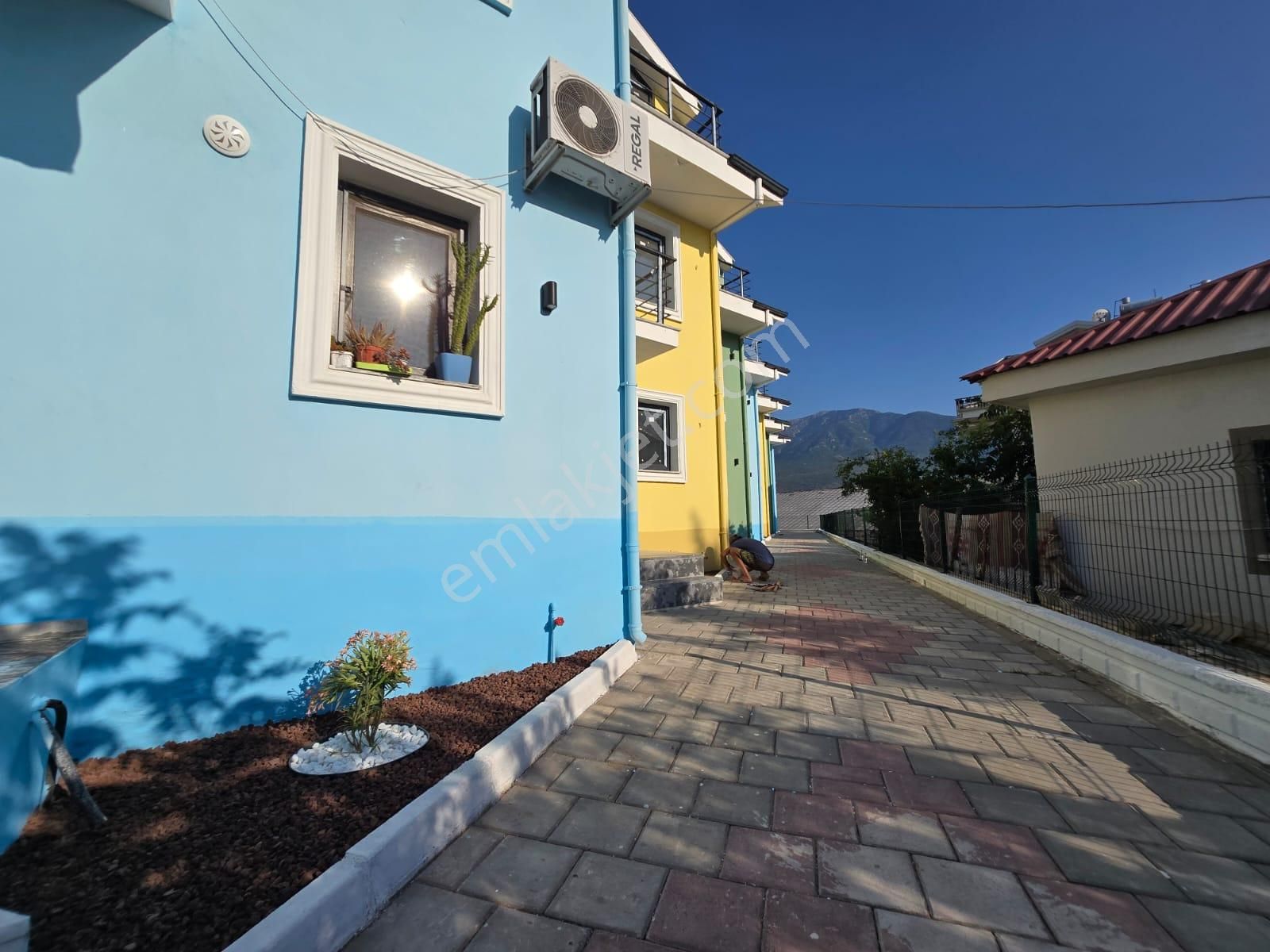 Havuzlu Sitede Özel Bahçeli Sıfır İkiz Villa Triplex 4+1 - Görsel 30