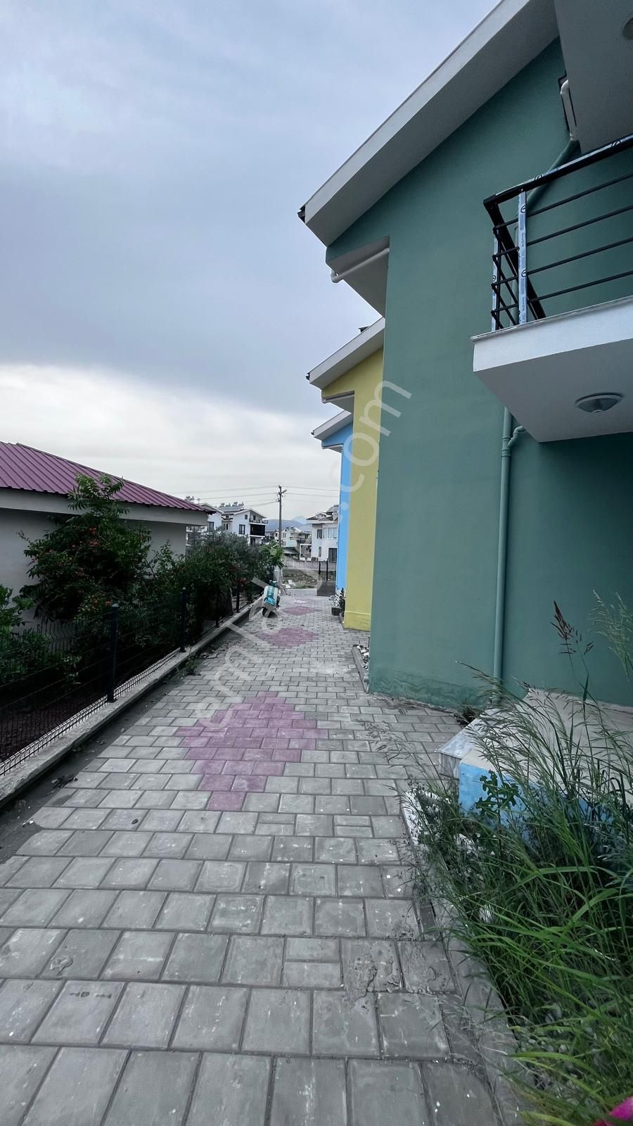 Havuzlu Sitede Özel Bahçeli Sıfır İkiz Villa Triplex 4+1 - Görsel 31