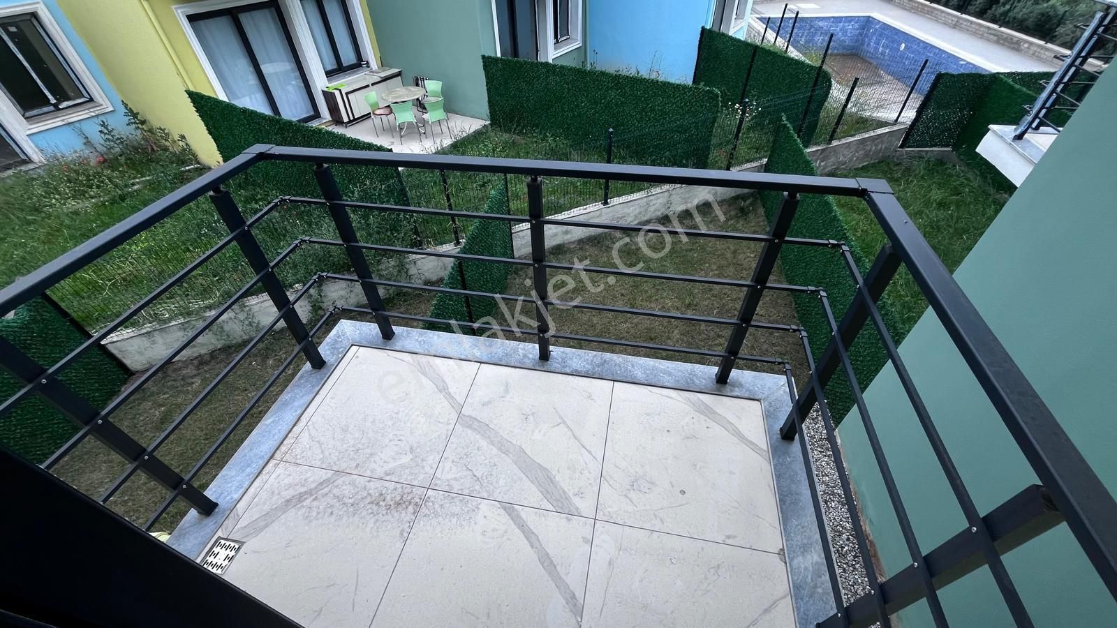 Havuzlu Sitede Özel Bahçeli Sıfır İkiz Villa Triplex 4+1 - Görsel 33