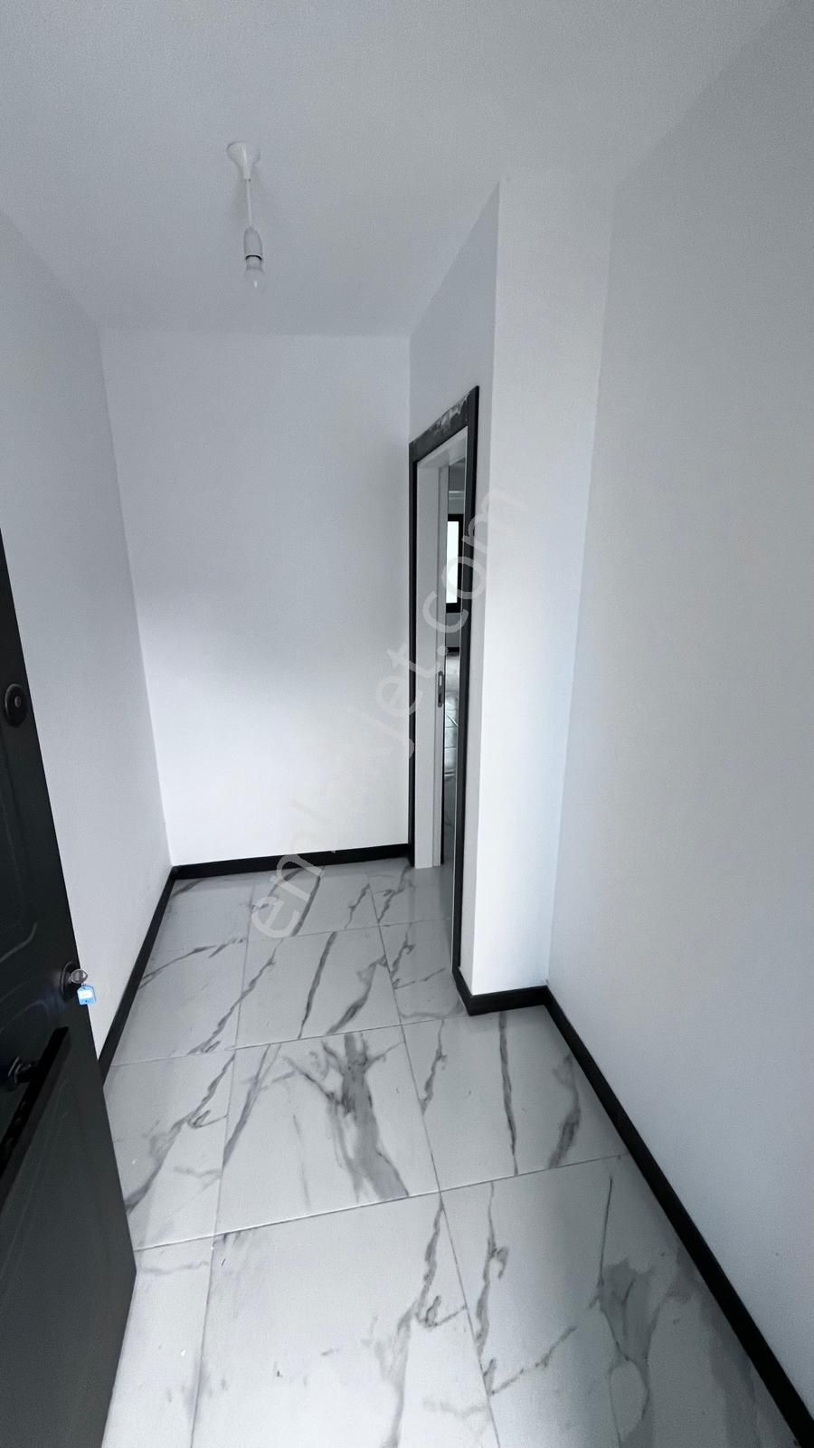 Havuzlu Sitede Özel Bahçeli Sıfır İkiz Villa Triplex 4+1 - Görsel 25