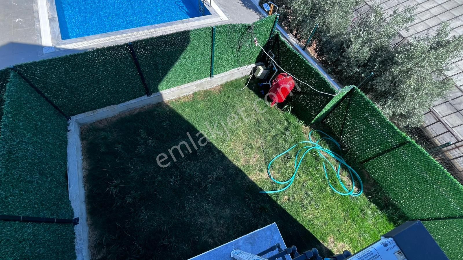 Havuzlu Sitede Özel Bahçeli Sıfır İkiz Villa Triplex 4+1 - Görsel 8