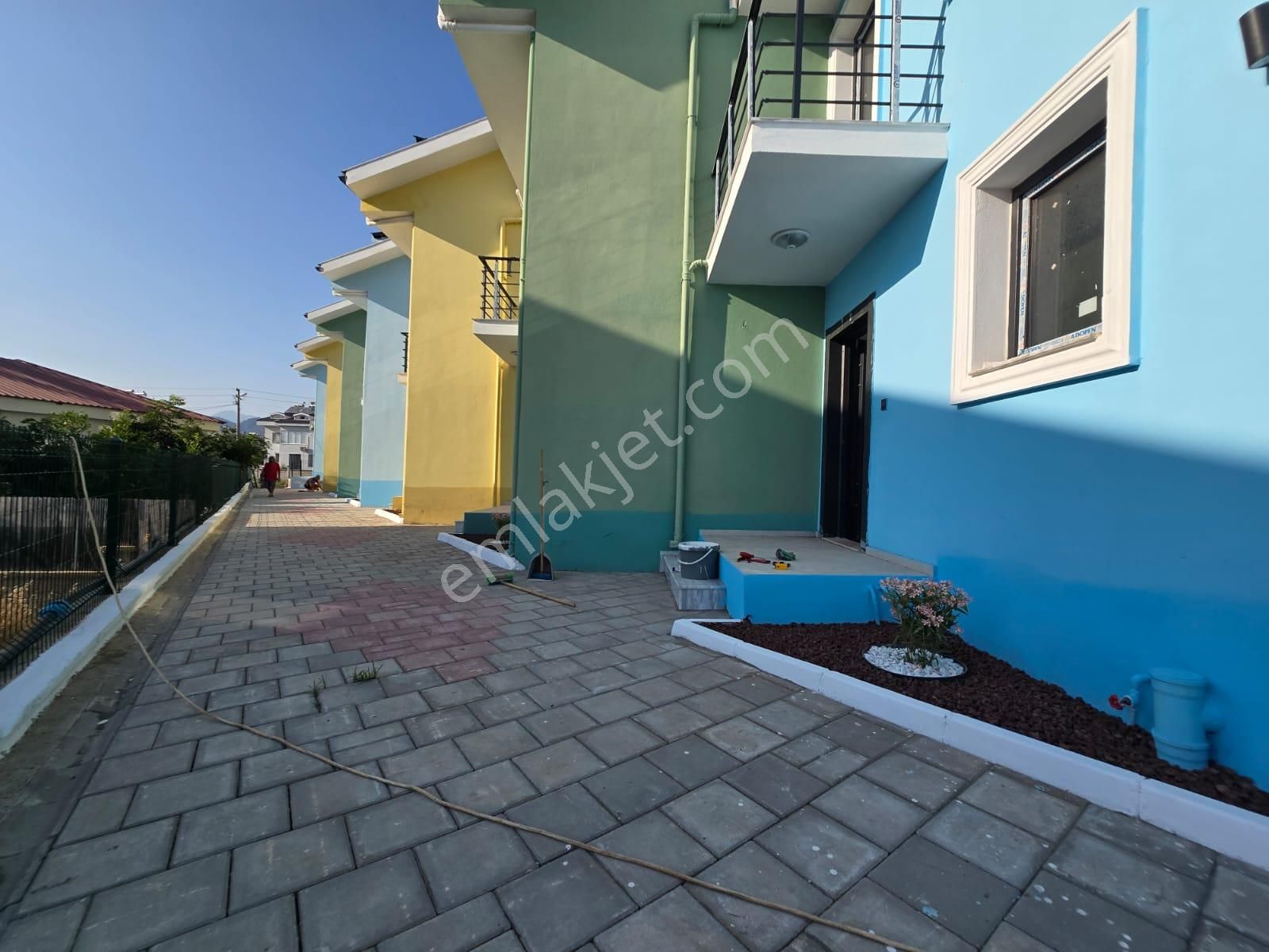 Havuzlu Sitede Özel Bahçeli Sıfır İkiz Villa Triplex 4+1 - Görsel 23