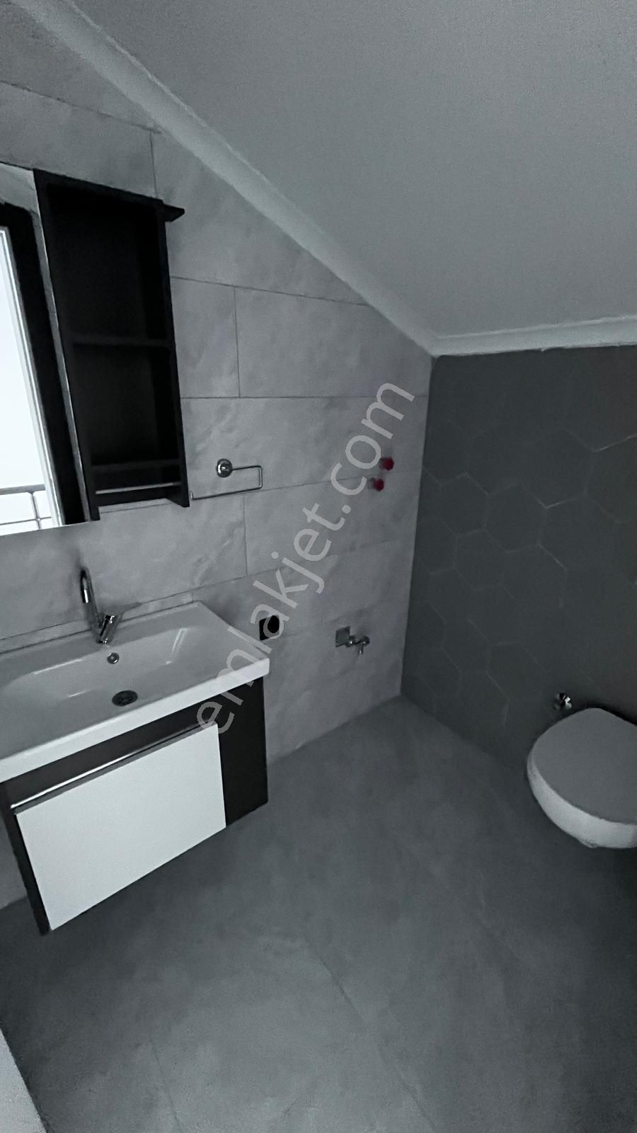 Havuzlu Sitede Özel Bahçeli Sıfır İkiz Villa Triplex 4+1 - Görsel 34