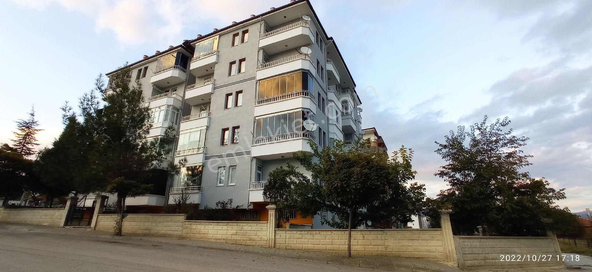 Emlakçıdan Tokat Turhal Emek Mahallesi 2.5+1 Oda Satılık Daire 760,000 ...