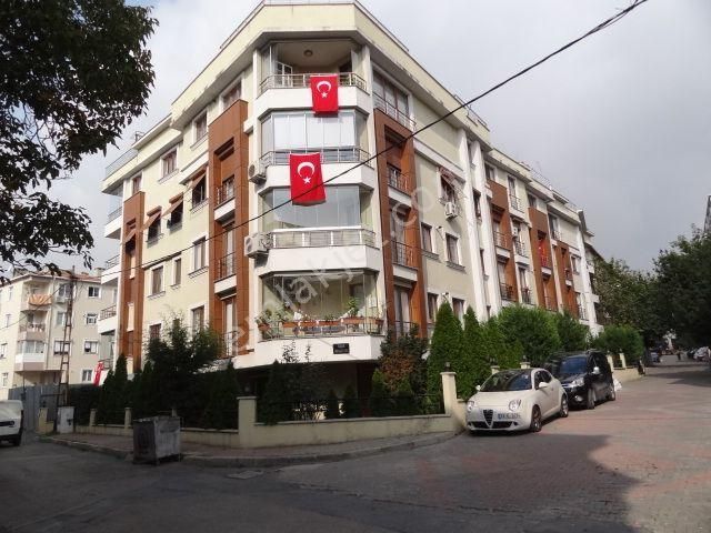 Maltepe Altıntepe Satılık Daire Altıntepe Genç Apt.garajlı Kombili Satılık Lüks Giriş Daire 1+1,65m2.