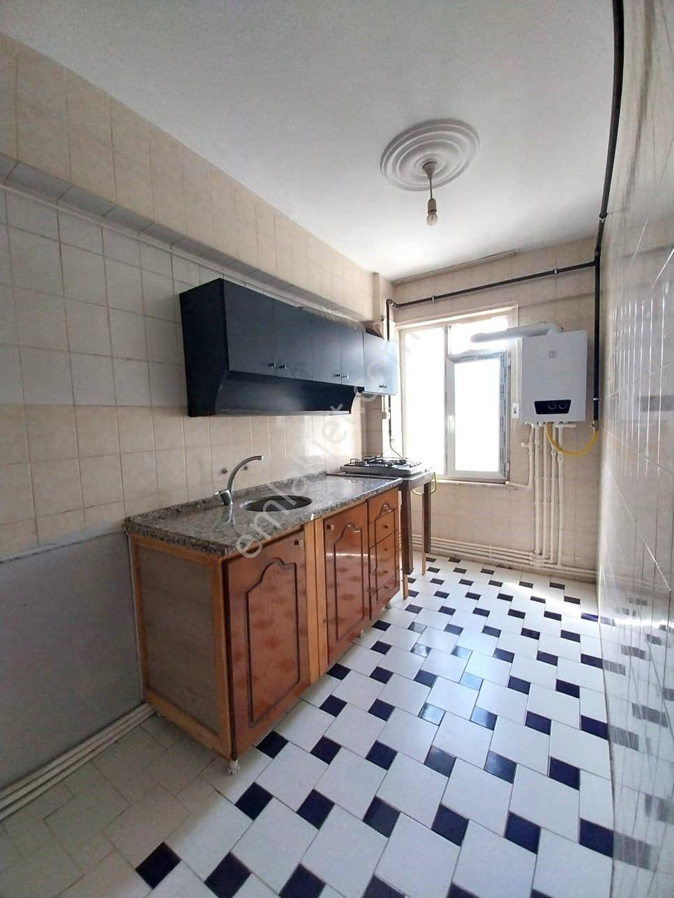 Kocaeli Gölcük Merkez Mahallesi Kiralık 80 M² 2+1 Daire Ofis - Görsel 27