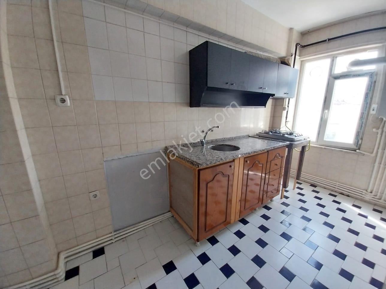 Kocaeli Gölcük Merkez Mahallesi Kiralık 80 M² 2+1 Daire Ofis - Görsel 9