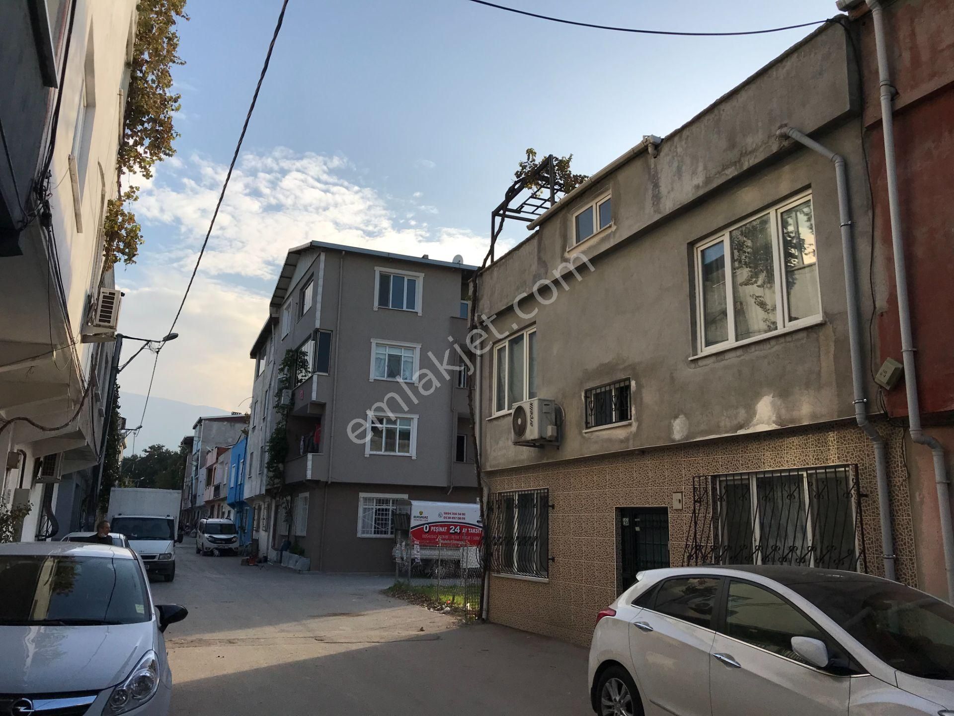 Emlakçıdan Bursa Yıldırım Millet Mahallesi 1+1 Oda Satılık Müstakil Ev