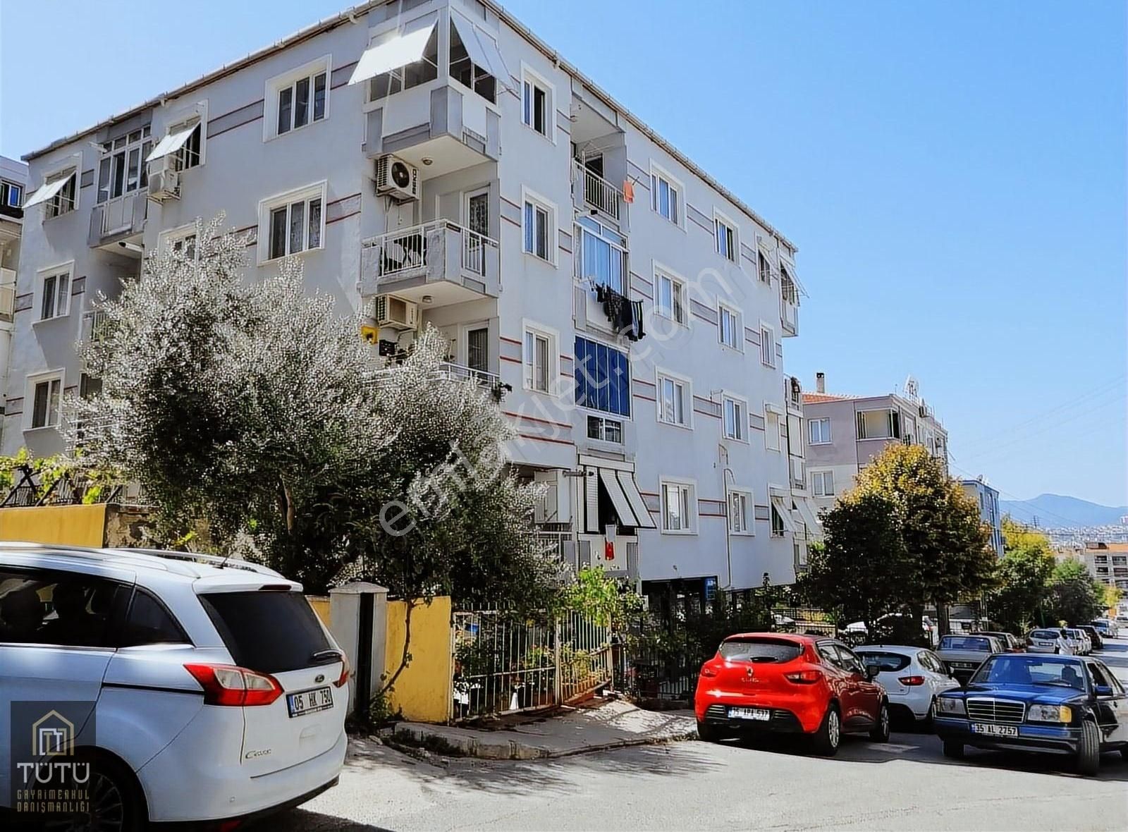 Buca Şirinyer Efeler Mah. 3+1 Ayrı Mutfak D.gazlı Satılık Daire