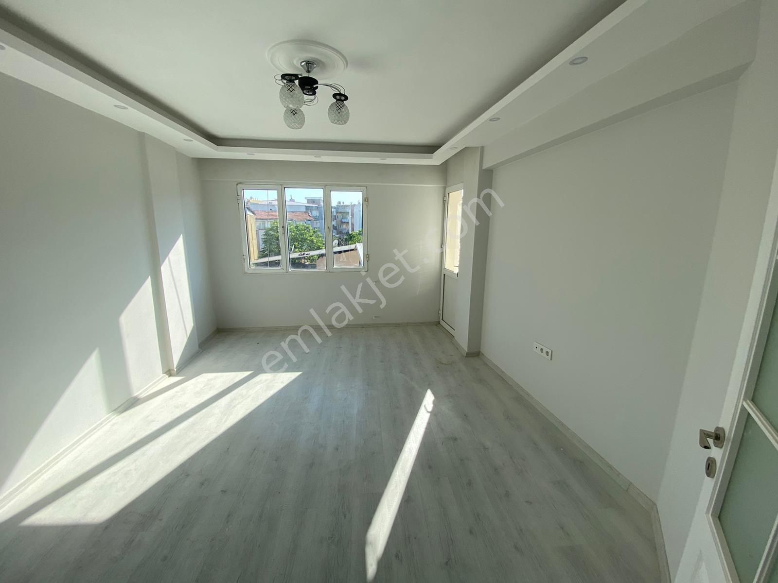 Konak Atilla Satılık Daire  ACİL KONAK İZMİRPARK AVM YAKINI TADİLATLI 2+1 70 M2 AYRI MUTFAK DAİRE