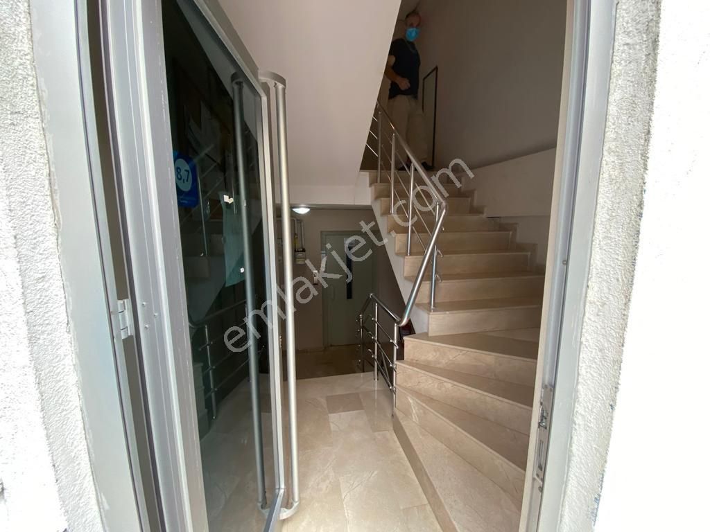 Üniversite Mah'de Satılık Eşyalı Apart - Görsel 19