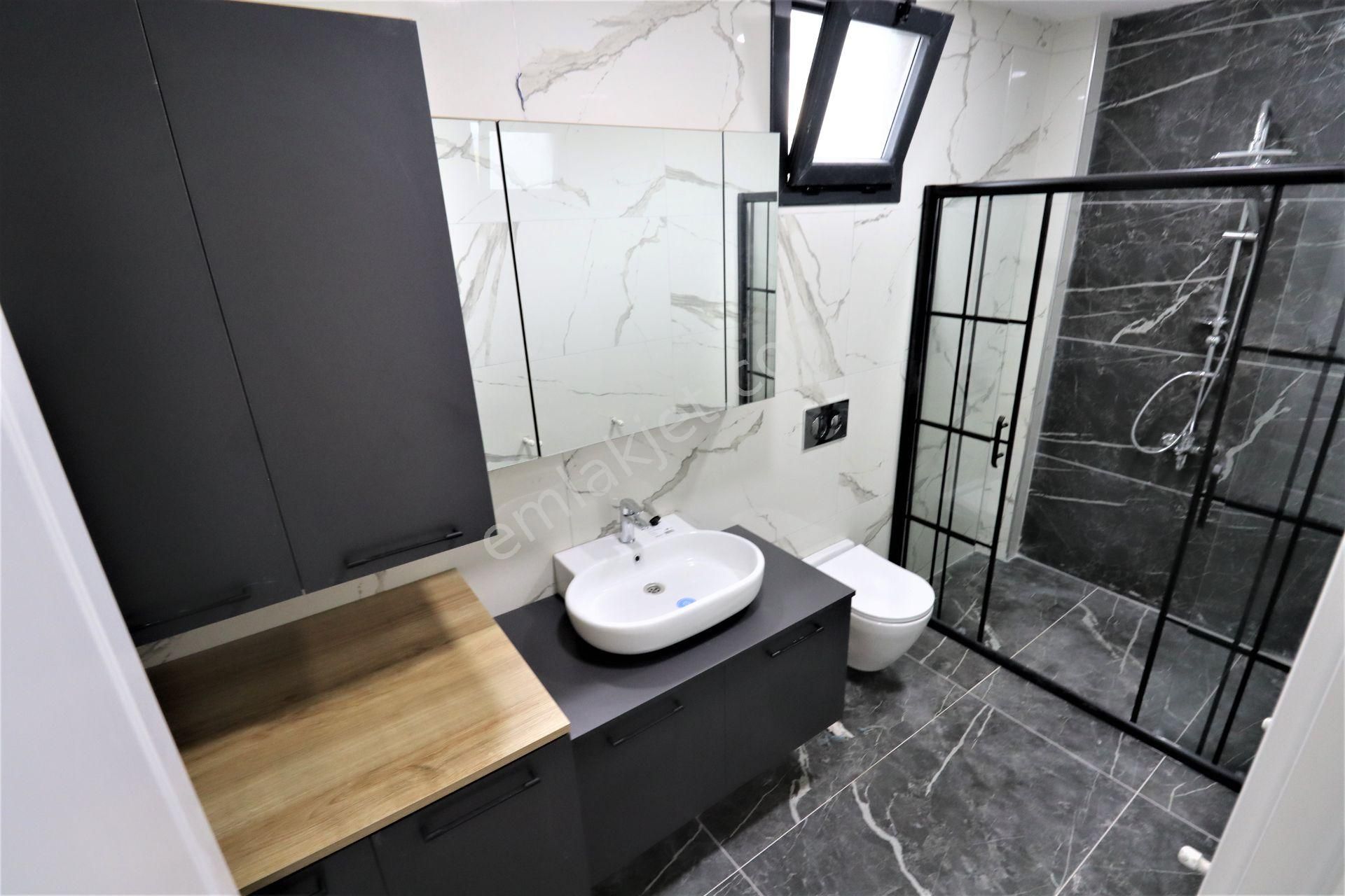 Küçükkuyu Mıhlıda Satılık 3+1 Lüks Villa - Görsel 21