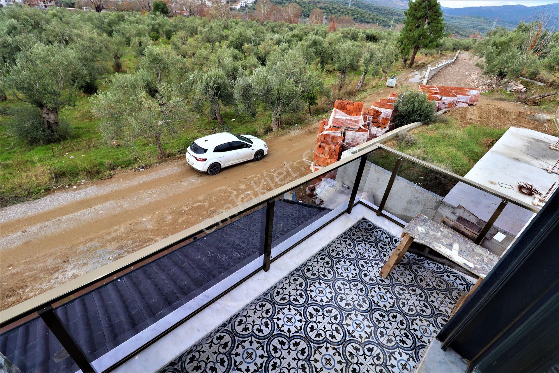 Küçükkuyu Mıhlıda Satılık 3+1 Lüks Villa - Görsel 25