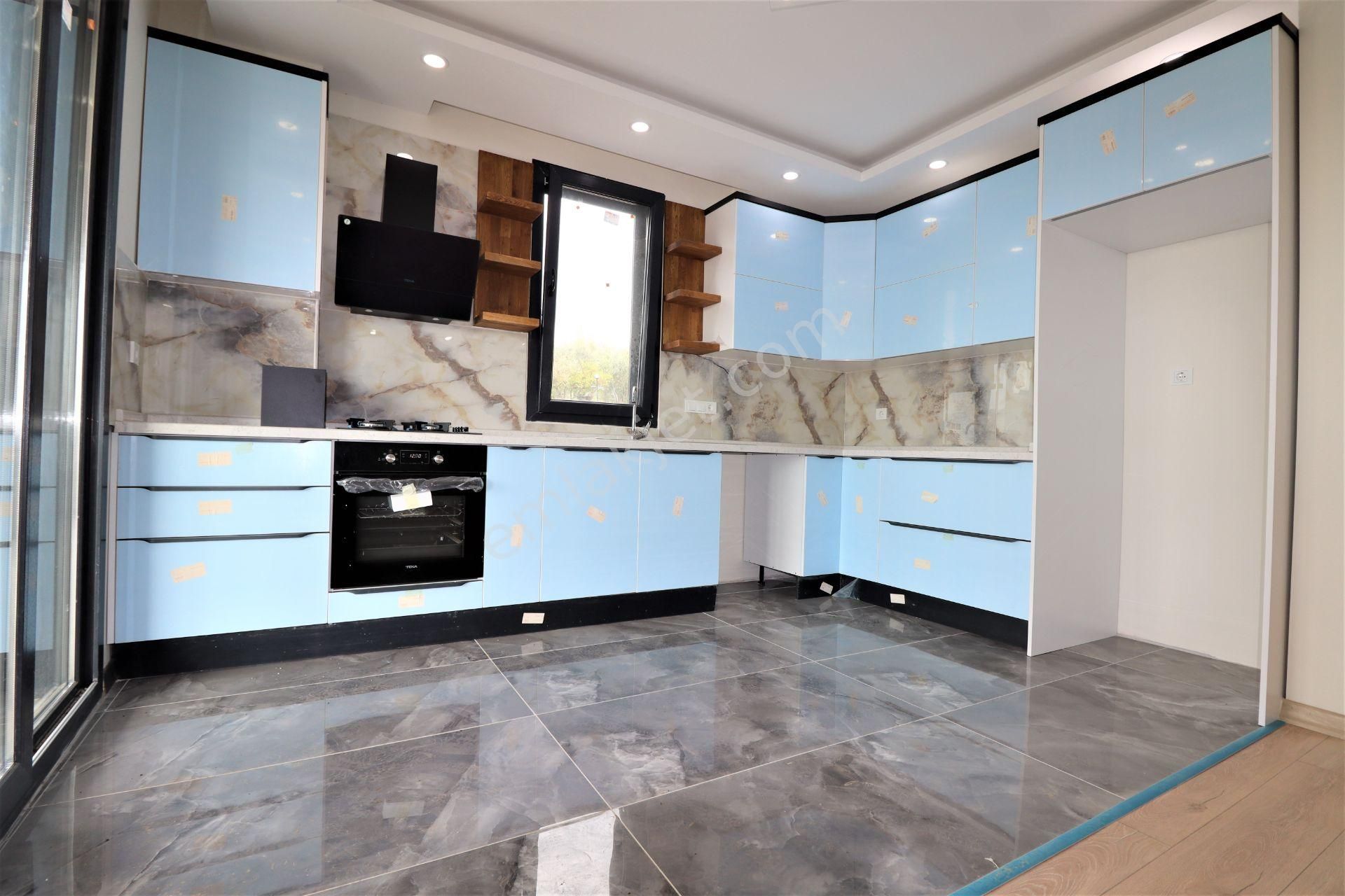 Küçükkuyu Mıhlıda Satılık 3+1 Lüks Villa - Görsel 13