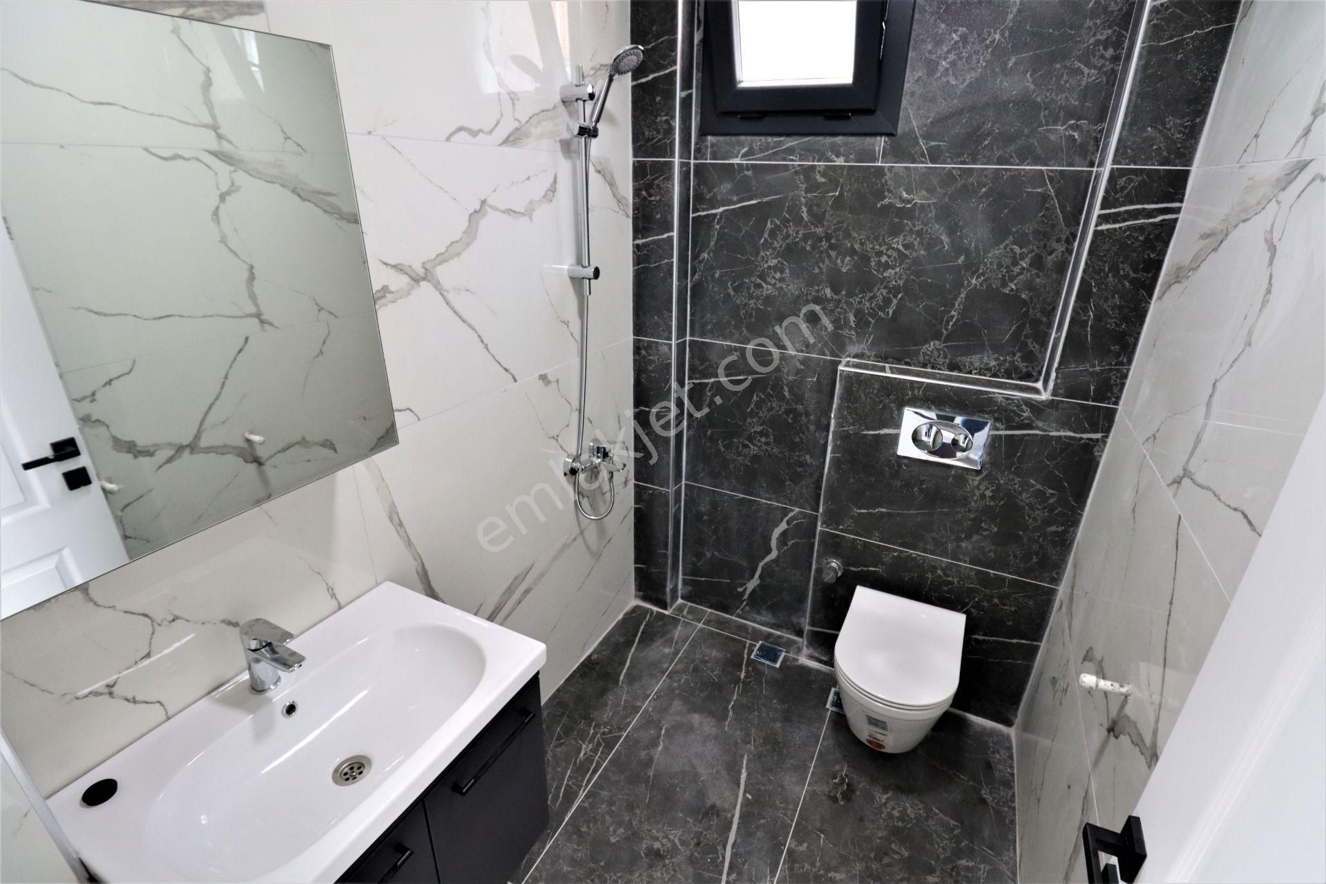 Küçükkuyu Mıhlıda Satılık 3+1 Lüks Villa - Görsel 18