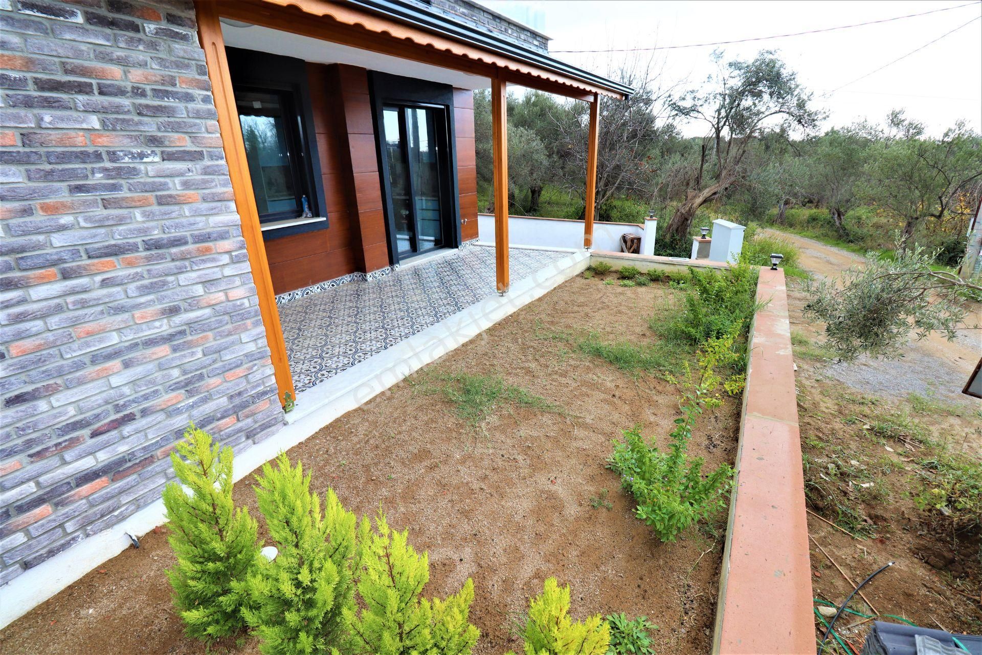 Küçükkuyu Mıhlıda Satılık 3+1 Lüks Villa - Görsel 7