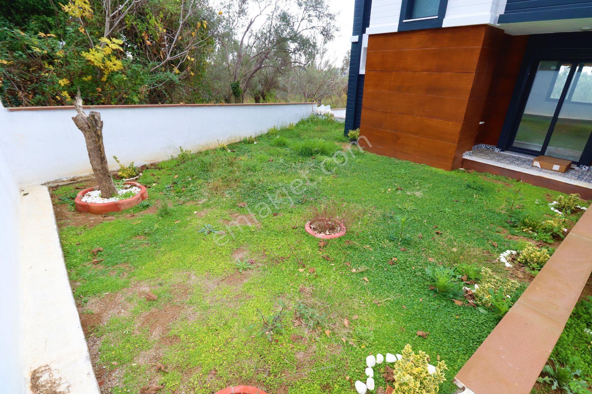 Küçükkuyu Mıhlıda Satılık 3+1 Lüks Villa - Görsel 35