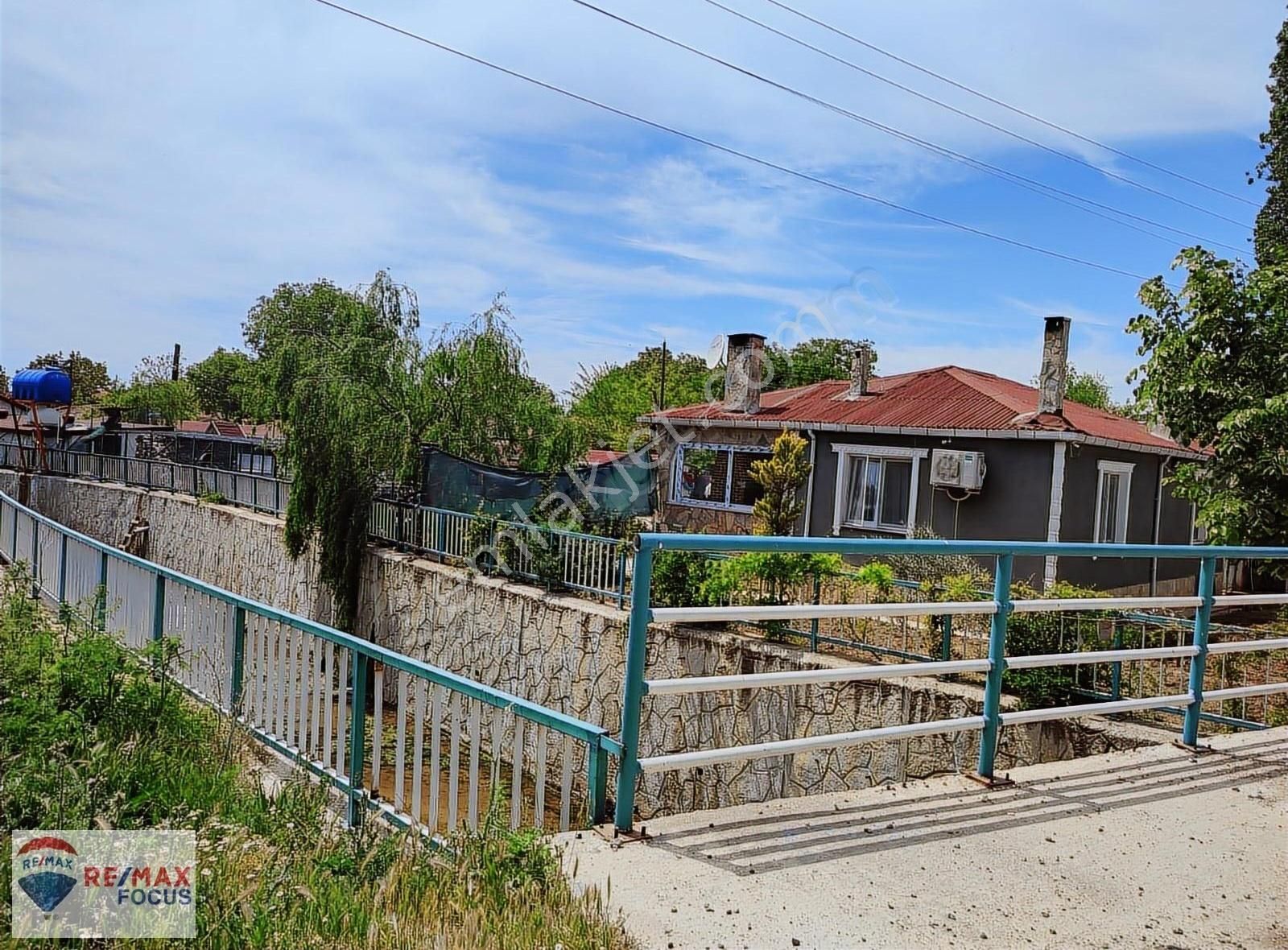 Vize Topçuköy Köyü Satılık Müstakil Ev SUNA TABAKÇI'dan KIRKLARELİ TOPÇUKÖY SATILIK MÜSTAKİL EV
