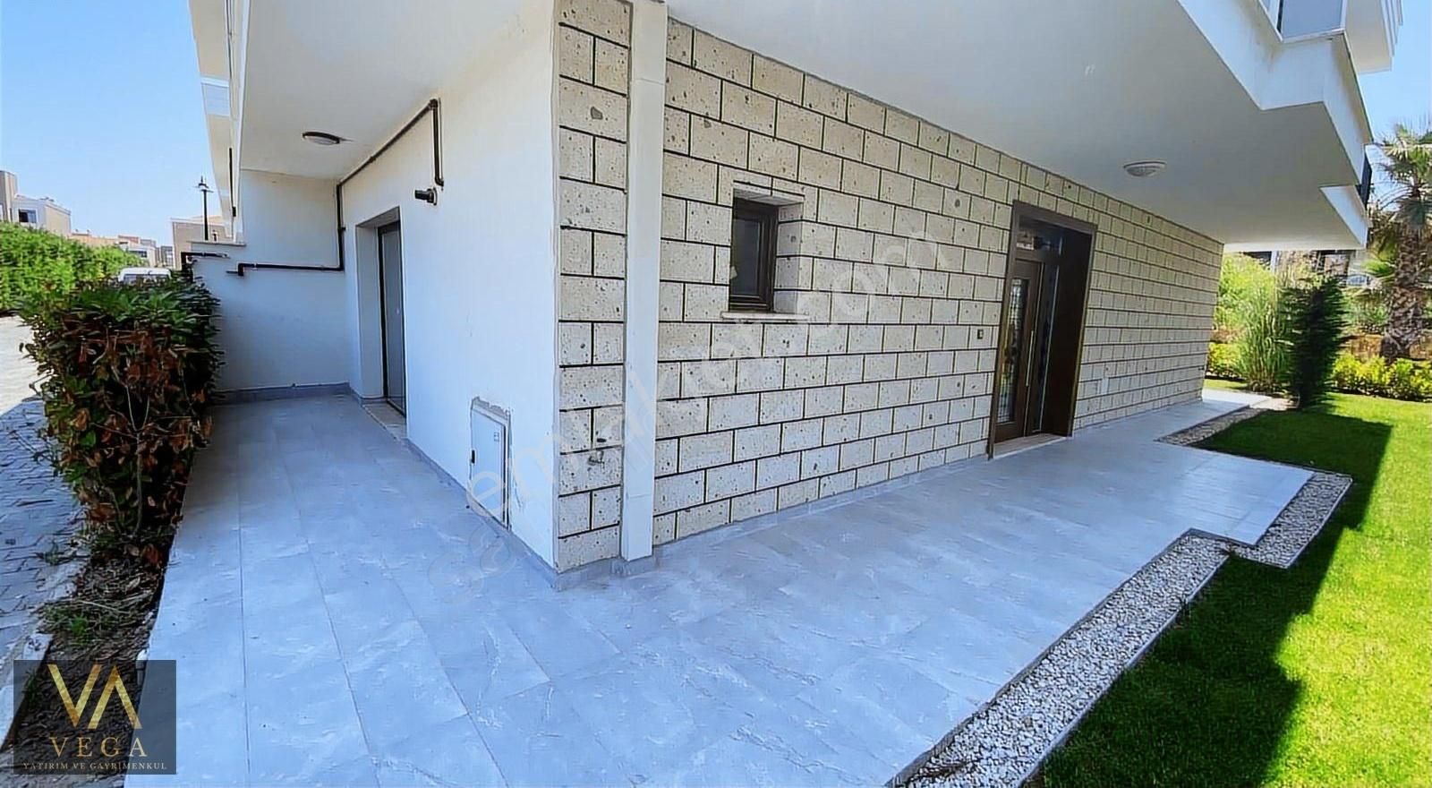 Yunusemre Muradiye Satılık Villa VEGA'DAN MURADİYE VİLLALAR BÖLGESİNDE 4+1 190m2 SİTE