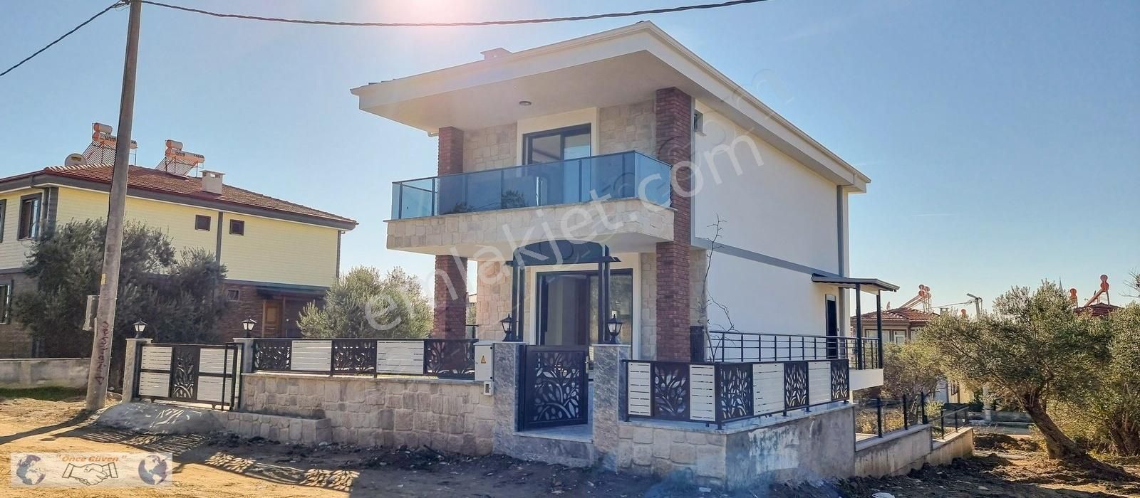 Edremit Narlı Satılık Villa Altınoluk Narlı'da Satılık 6+2 Müstakil Sıfır Villa