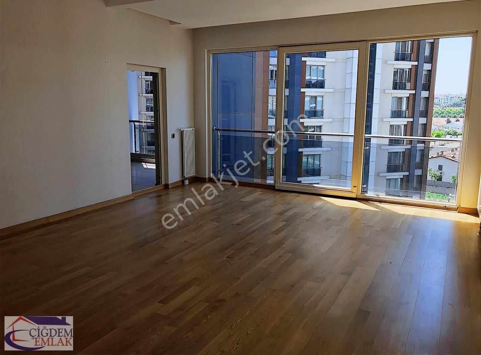 Zeytinburnu Sümer Kiralık Daire THE İSTANBUL EVLERİNDE 3+1 187M2 ÜÇ CEPHELİ BOŞ KİRALIK DAİRE