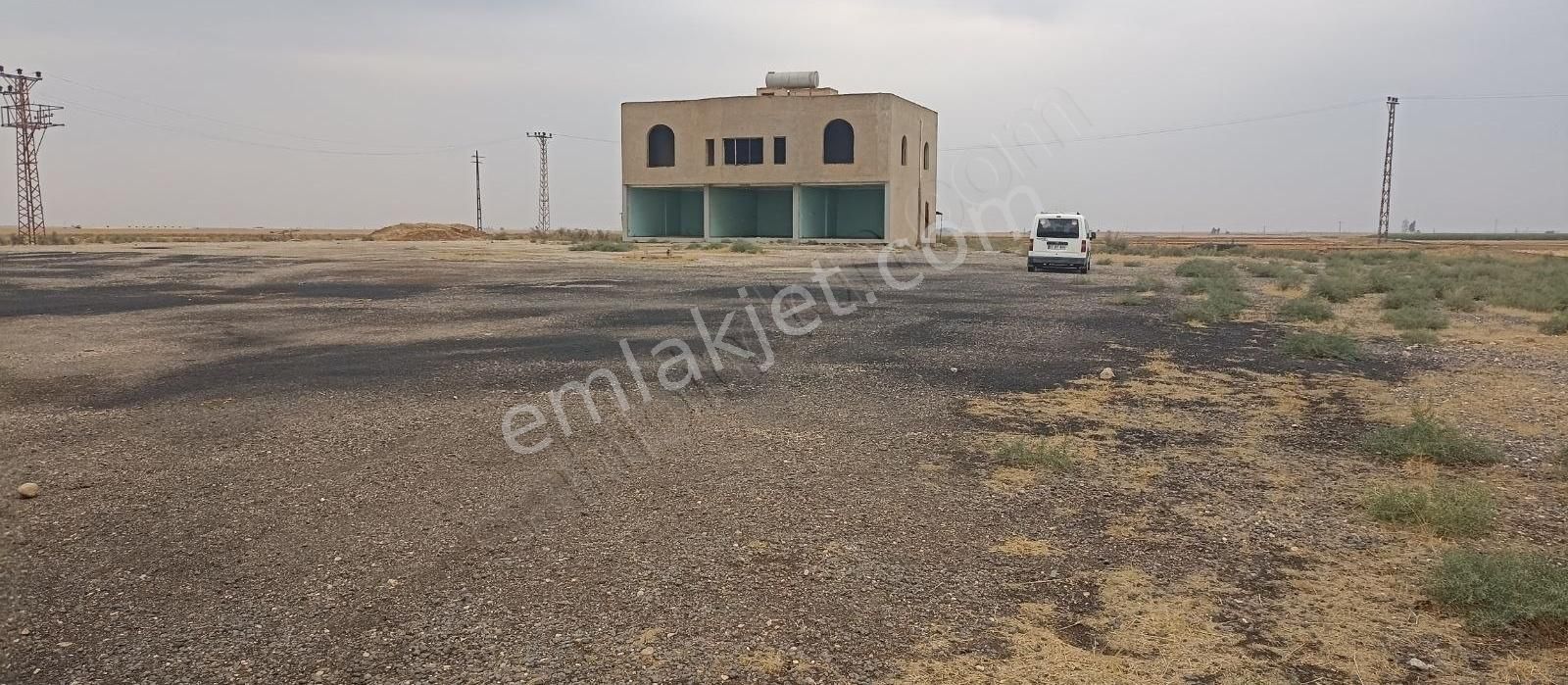 Kızıltepe Eymirli Satılık Tarla mardin Kızıltepe Nusaybin yolu İpekyol üzeri 7700 M2 arsa