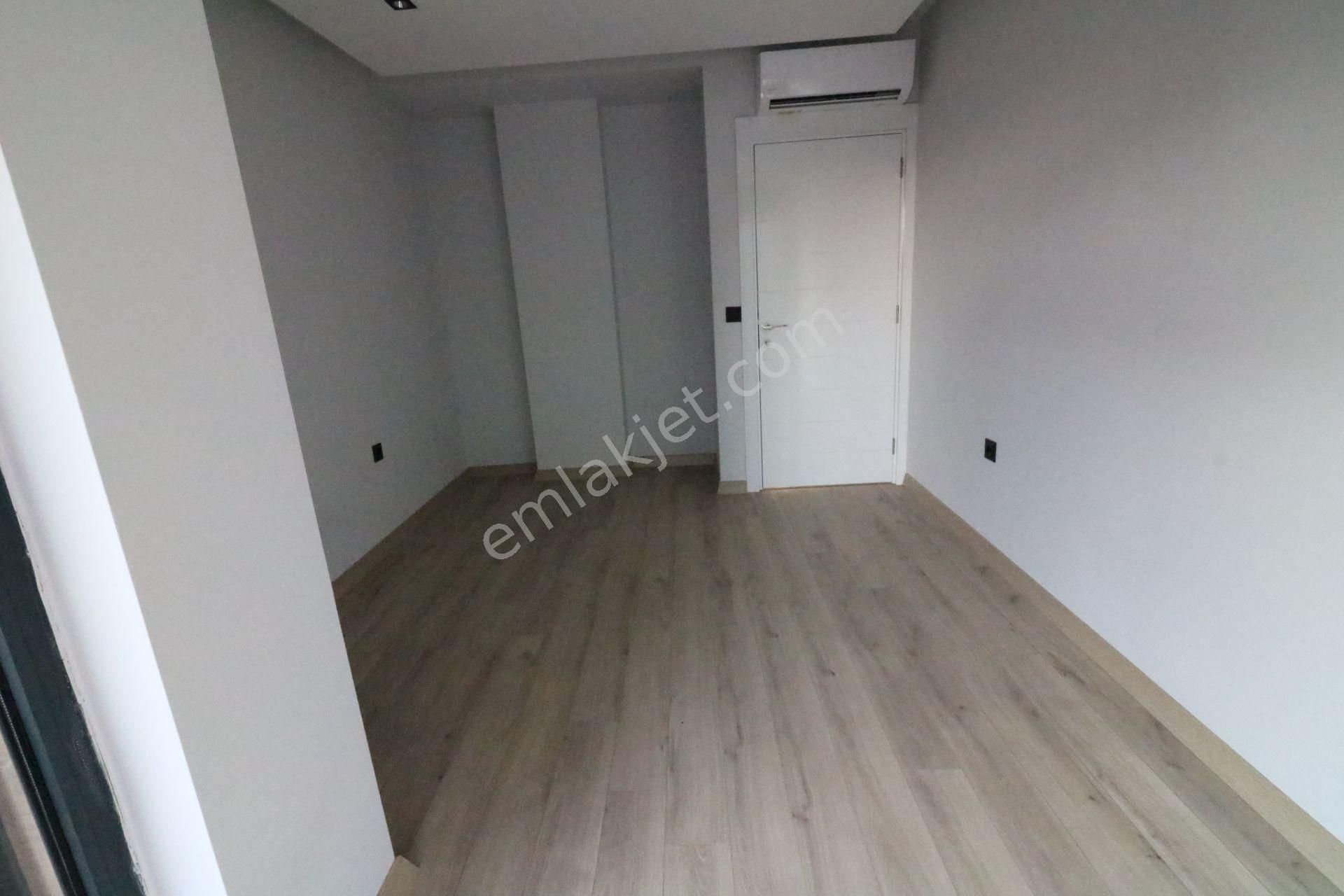 Nuray Ayhan'dan Site İçinde Havuzlu Kapalı Otoparklı Satılık 7+2 Lüx Villa - Görsel 16