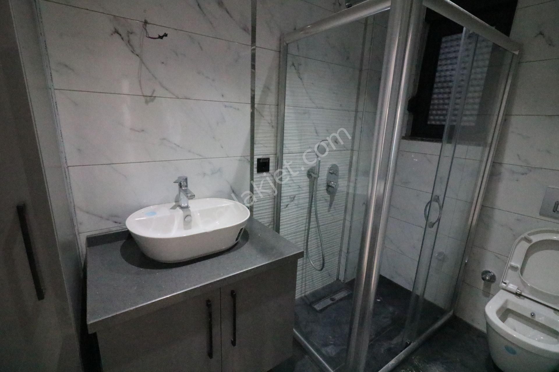 Nuray Ayhan'dan Site İçinde Havuzlu Kapalı Otoparklı Satılık 7+2 Lüx Villa - Görsel 18