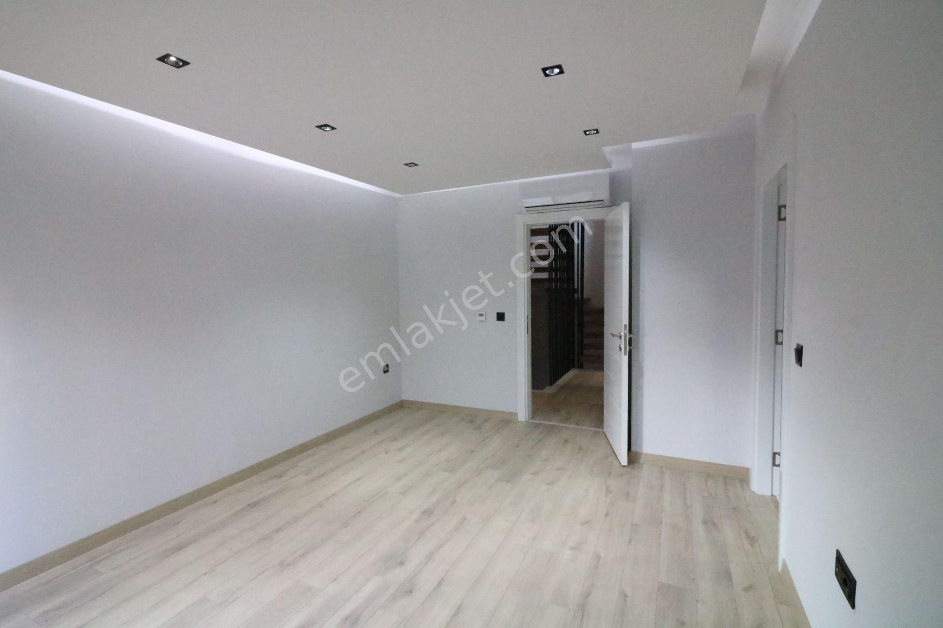 Nuray Ayhan'dan Site İçinde Havuzlu Kapalı Otoparklı Satılık 7+2 Lüx Villa - Görsel 25
