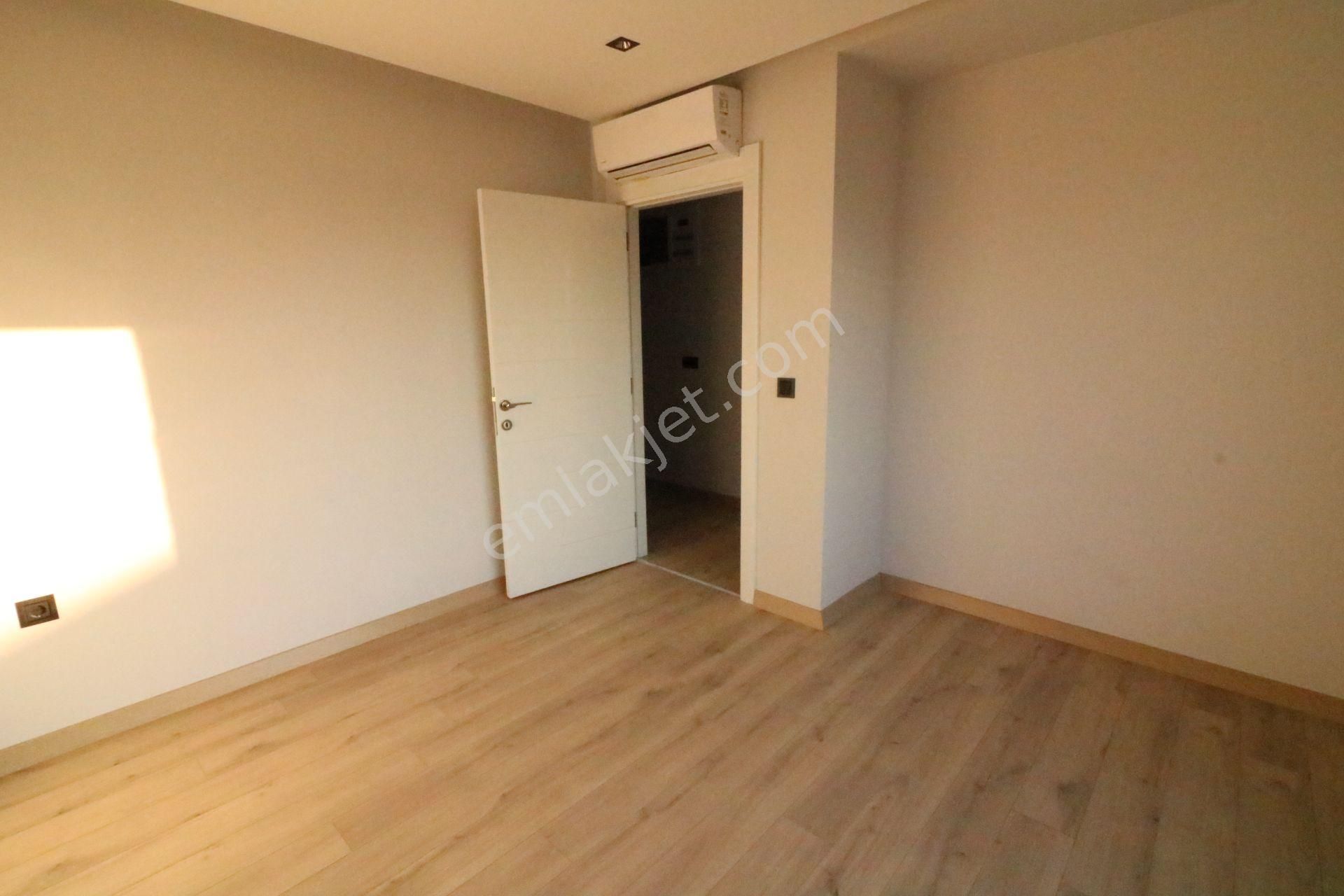 Nuray Ayhan'dan Site İçinde Havuzlu Kapalı Otoparklı Satılık 7+2 Lüx Villa - Görsel 15