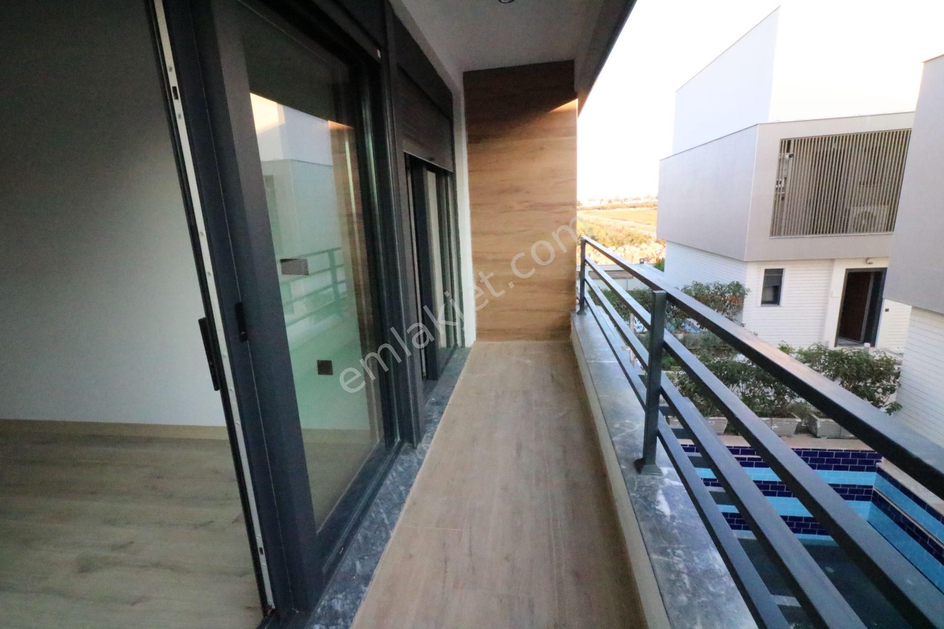 Nuray Ayhan'dan Site İçinde Havuzlu Kapalı Otoparklı Satılık 7+2 Lüx Villa - Görsel 5