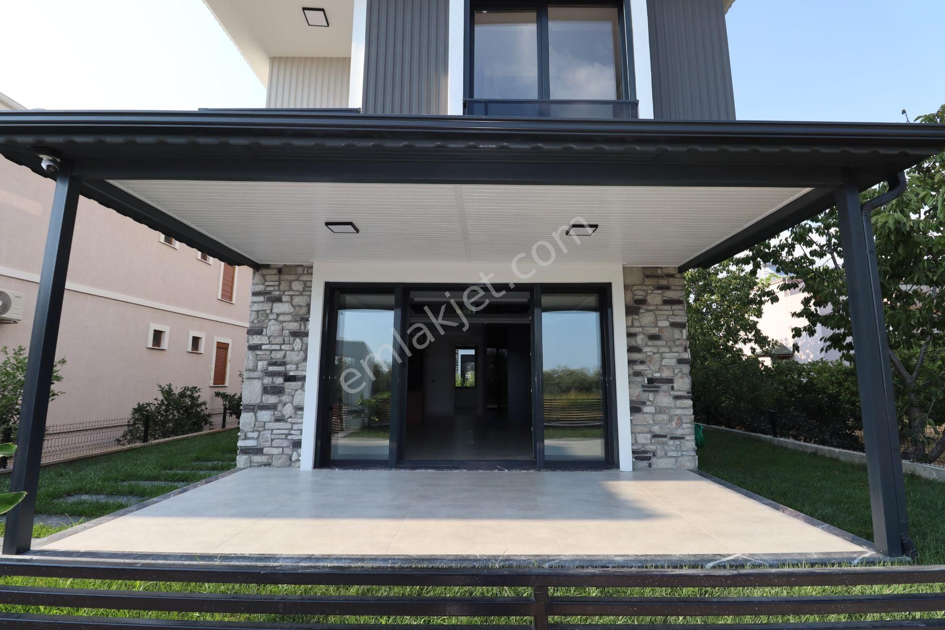 Altınoluk Ta Denize Sıfır Satılık 5+2 Ultra Lüks Villa - Görsel 9