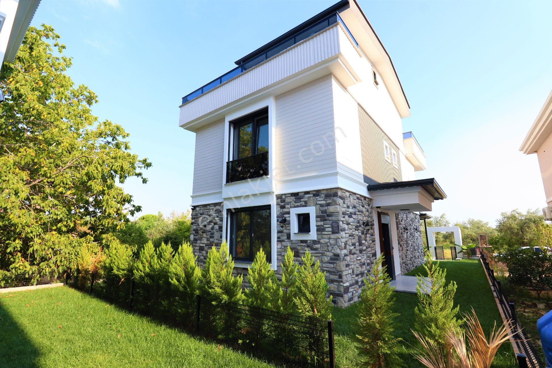 Altınoluk Ta Denize Sıfır Satılık 5+2 Ultra Lüks Villa - Görsel 3