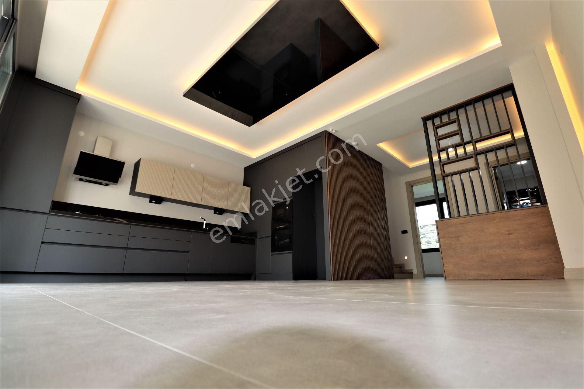 Altınoluk Ta Denize Sıfır Satılık 5+2 Ultra Lüks Villa - Görsel 21