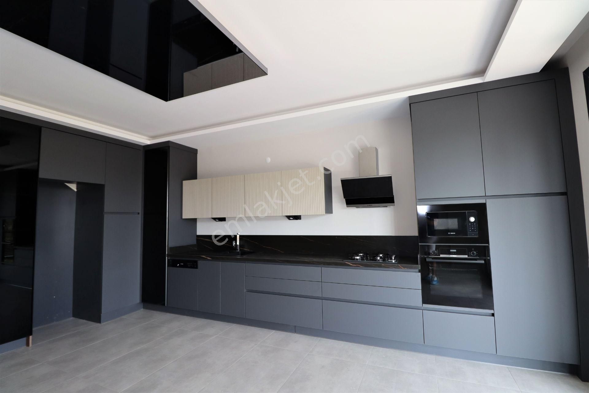 Altınoluk Ta Denize Sıfır Satılık 5+2 Ultra Lüks Villa - Görsel 17