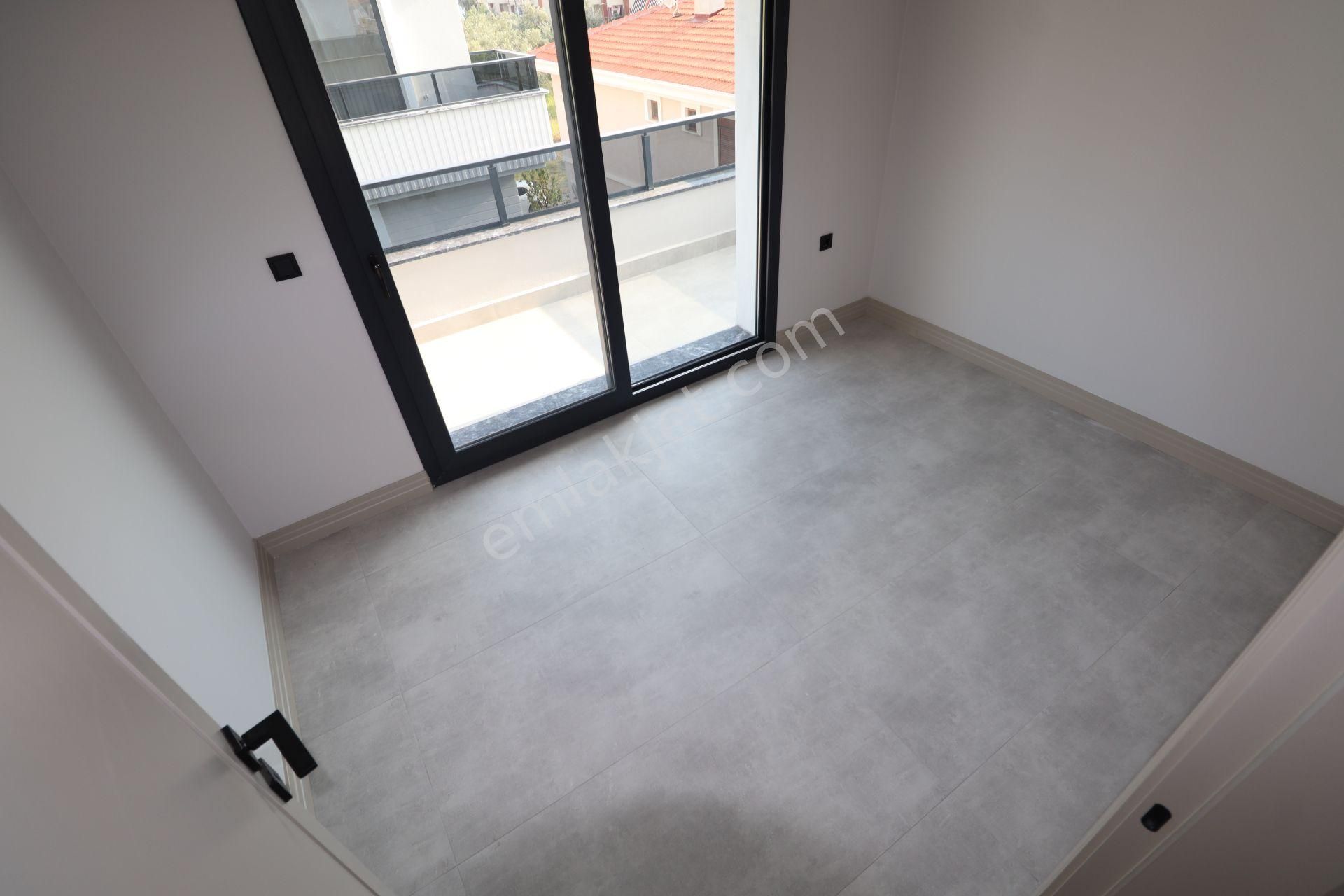 Altınoluk Ta Denize Sıfır Satılık 5+2 Ultra Lüks Villa - Görsel 32