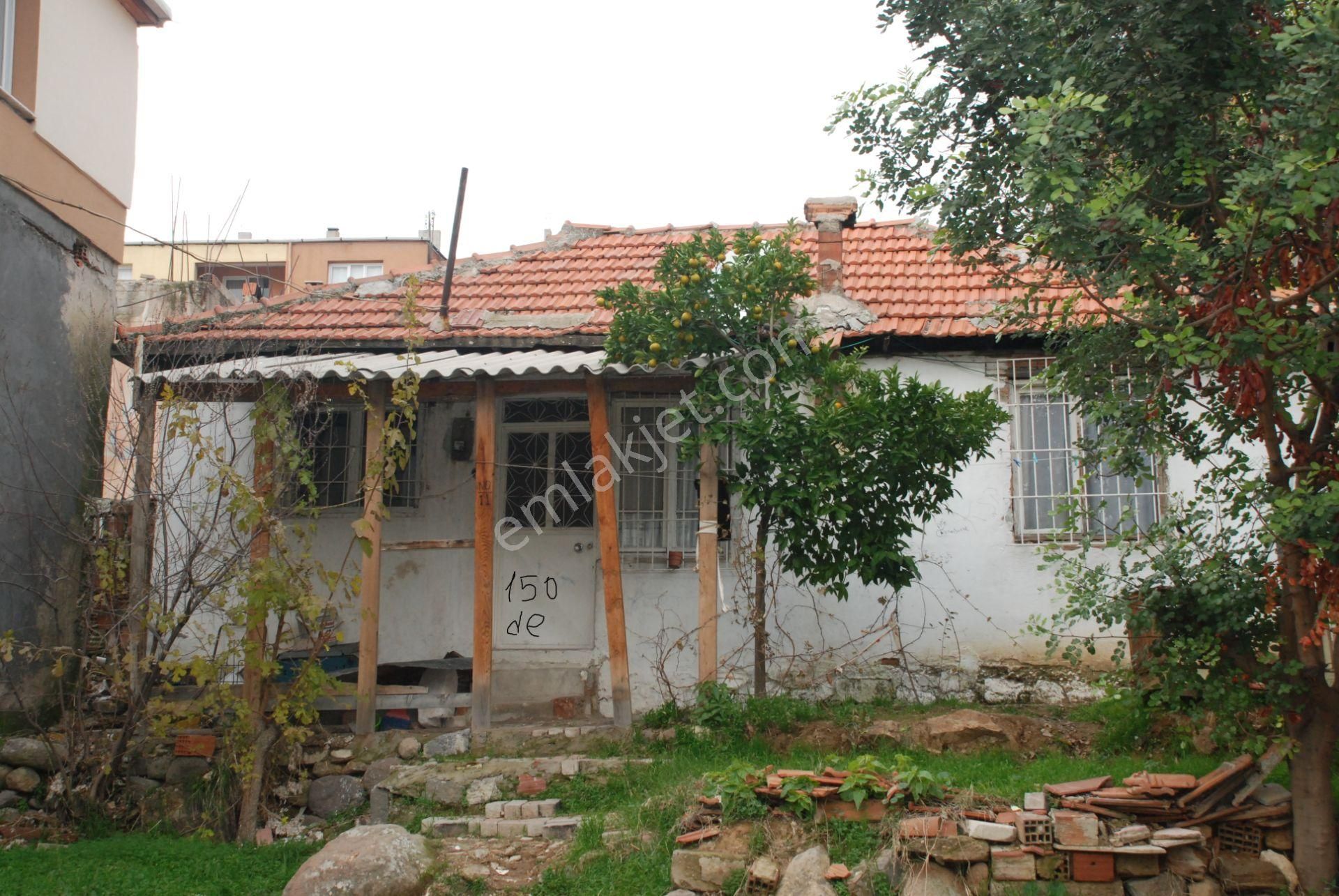Satılık Müstakil Evler - Binalar - Daireler - Arsalar