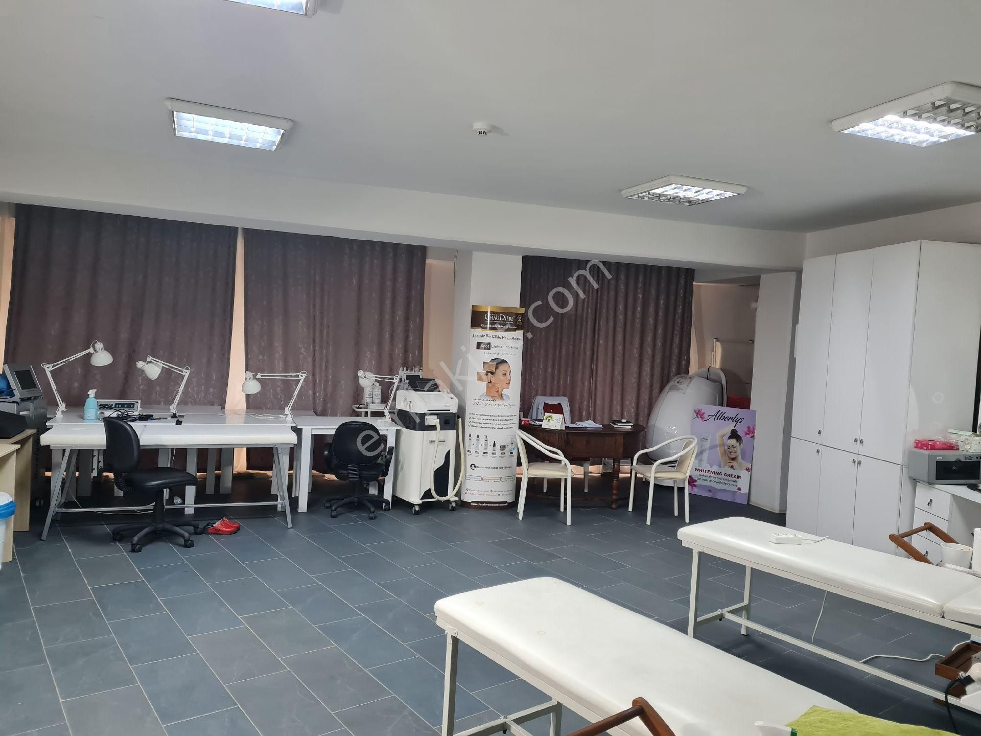 Trabzon Merkez Meydanda Toplam 315 M2 Galeri Katlı 3 Ayrı Tapulu Ofis Satılık - Görsel 27