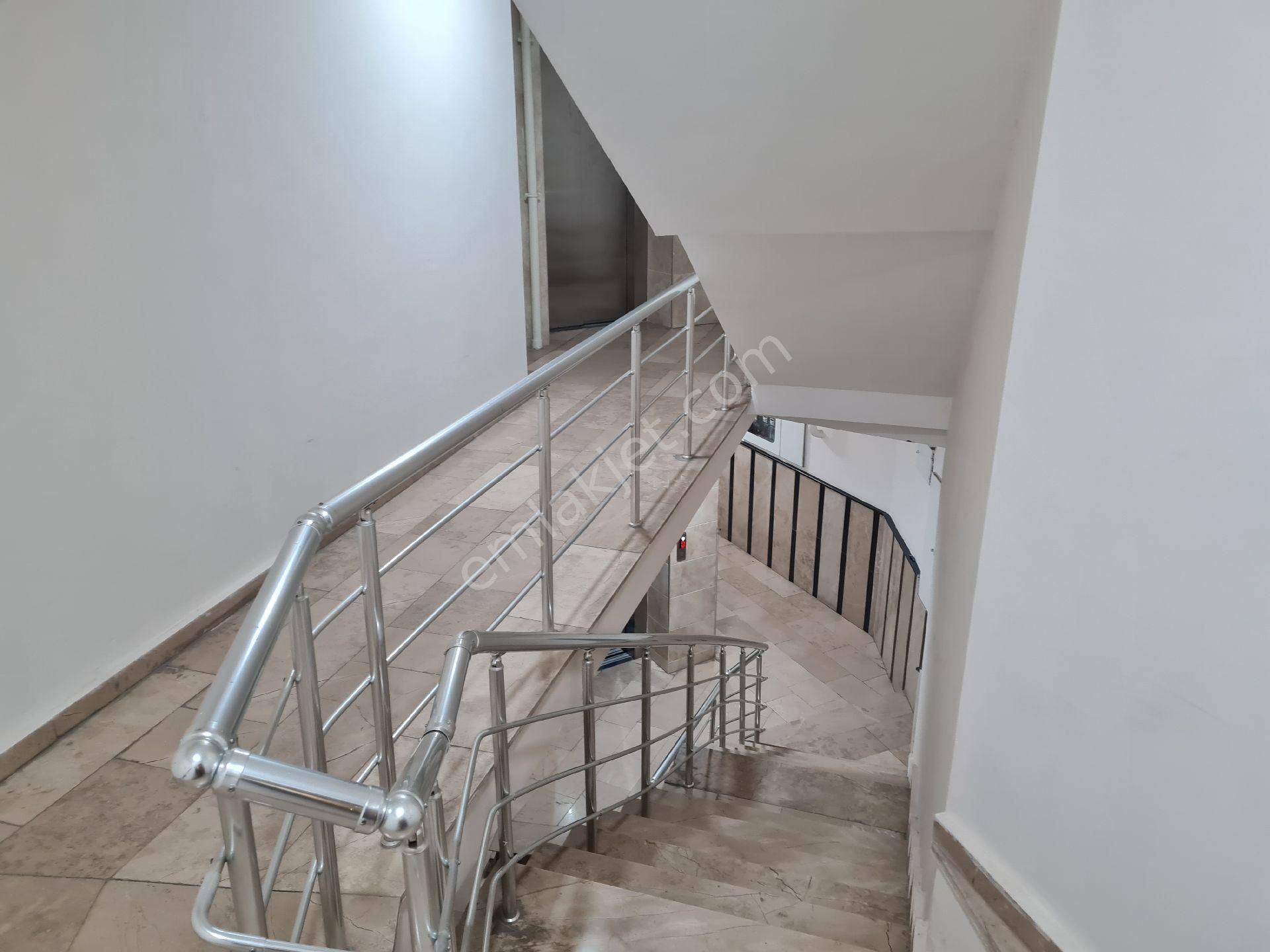 Trabzon Merkez Meydanda Toplam 315 M2 Galeri Katlı 3 Ayrı Tapulu Ofis Satılık - Görsel 12