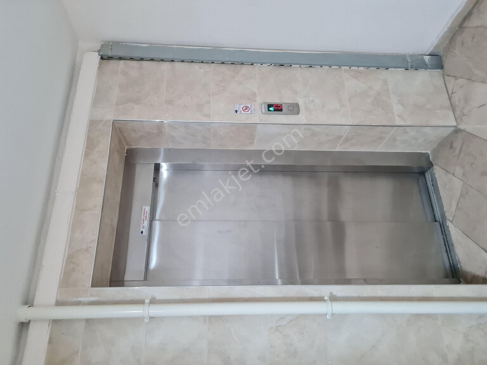 Trabzon Merkez Meydanda Toplam 315 M2 Galeri Katlı 3 Ayrı Tapulu Ofis Satılık - Görsel 11